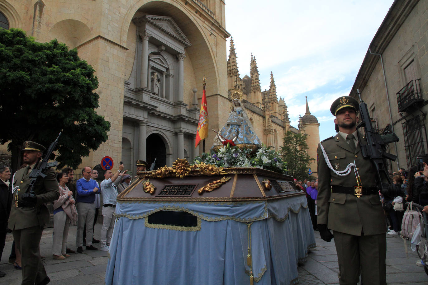 Bajada de la Virgen de la Fuencisla, desde la Catedral hasta su santuario.