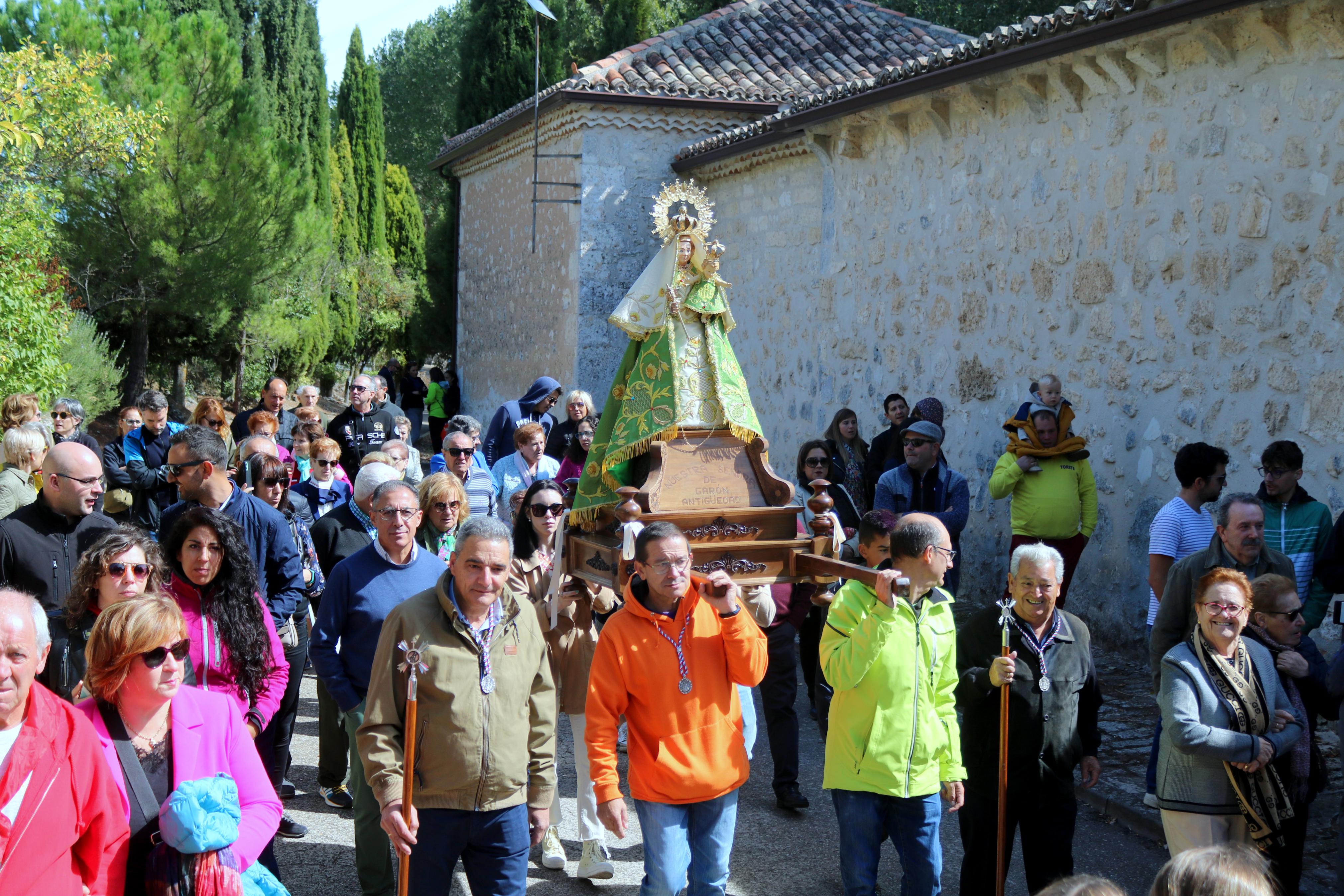 Numerosos cofrades y devotos se reunieron para celebrar la fiesta de Nuestra Señora de Garón