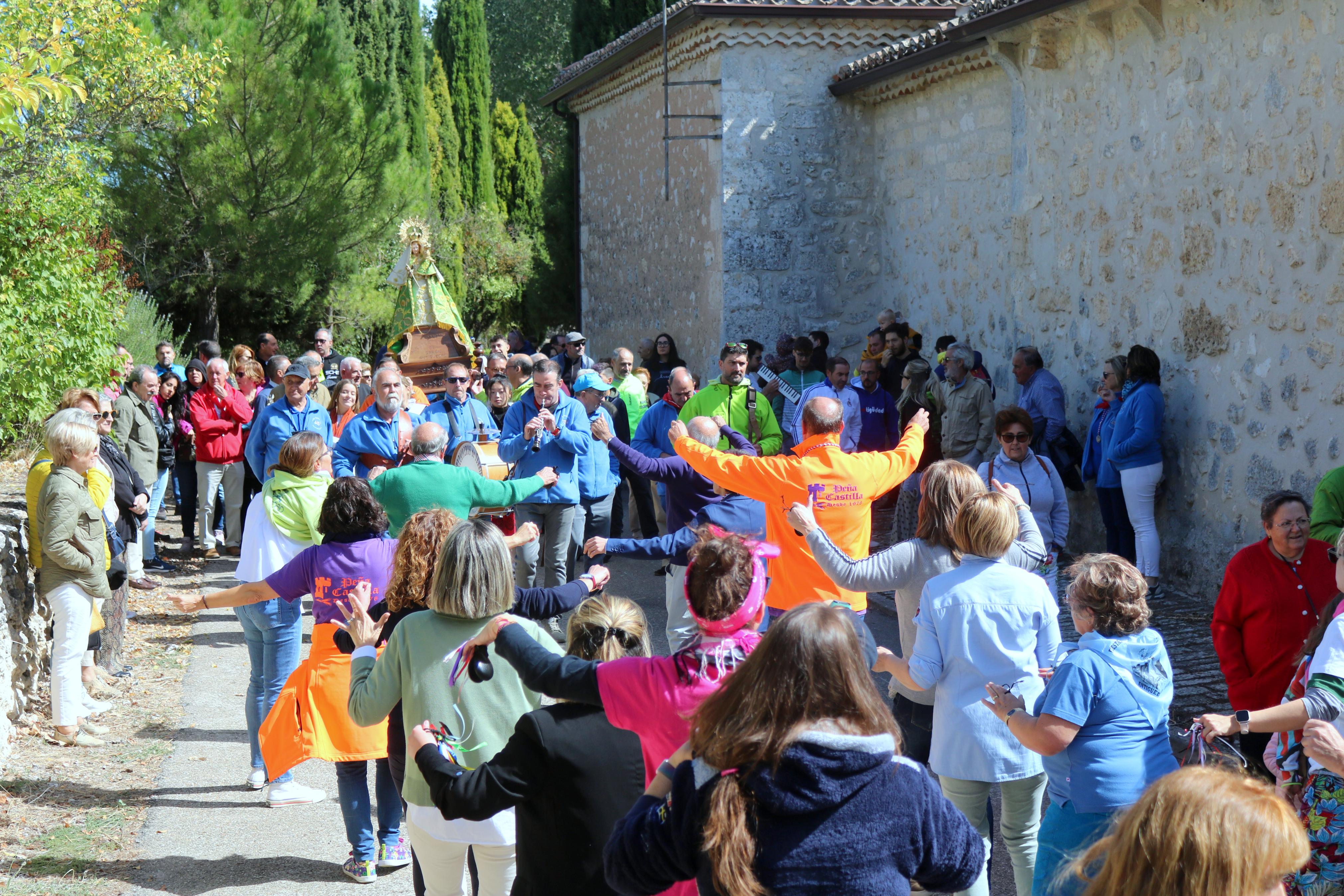 Numerosos cofrades y devotos se reunieron para celebrar la fiesta de Nuestra Señora de Garón