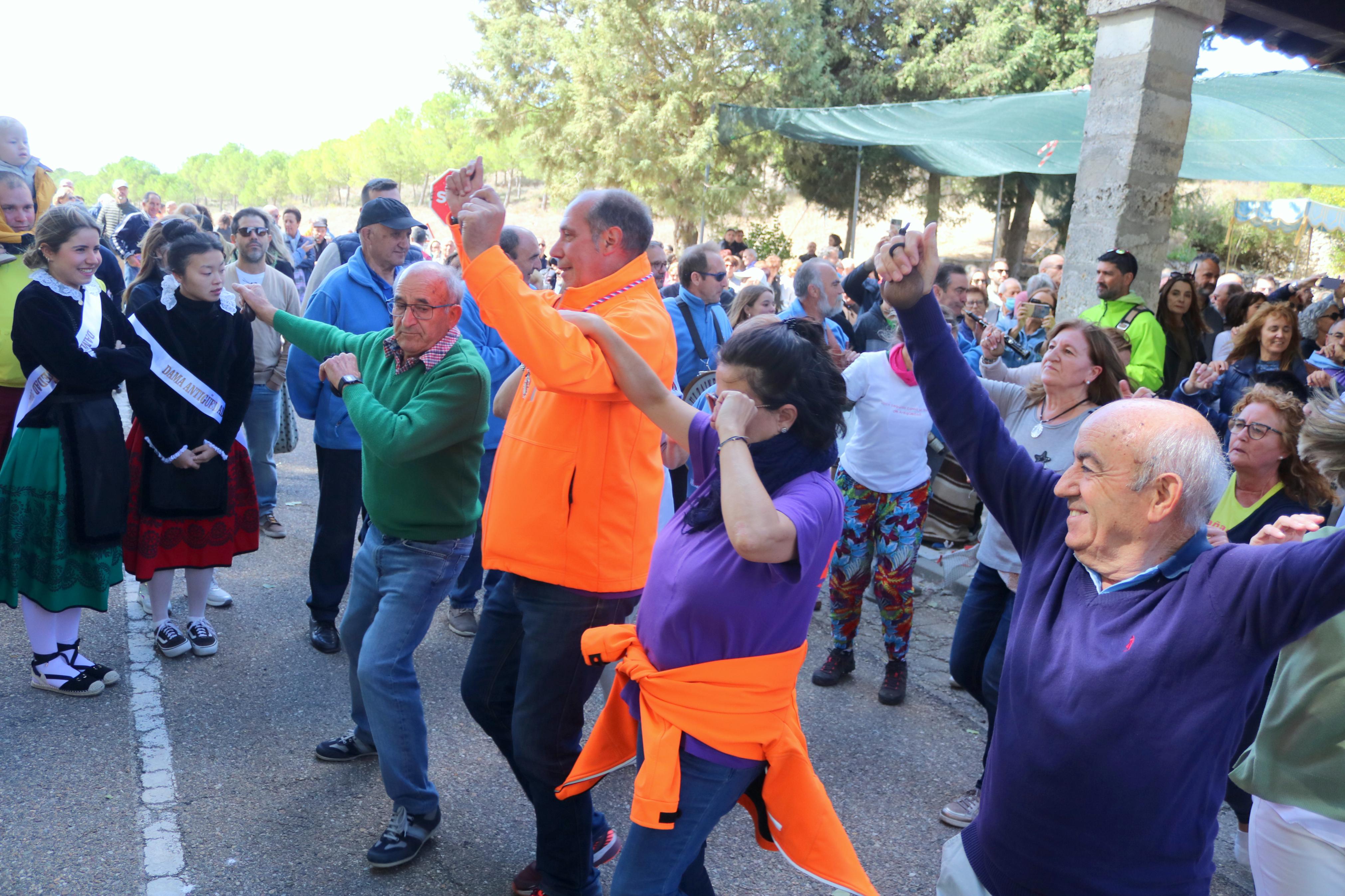 Numerosos cofrades y devotos se reunieron para celebrar la fiesta de Nuestra Señora de Garón