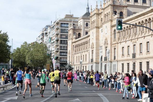 Fotos: La trigésima tercera edición Media Maratón de Valladolid en imágenes (1/2)