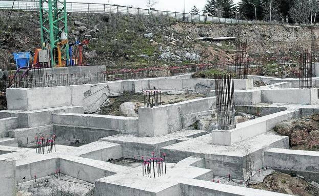 Estado de las obras del centro de FP de San Lorenzo, paradas desde 2019.