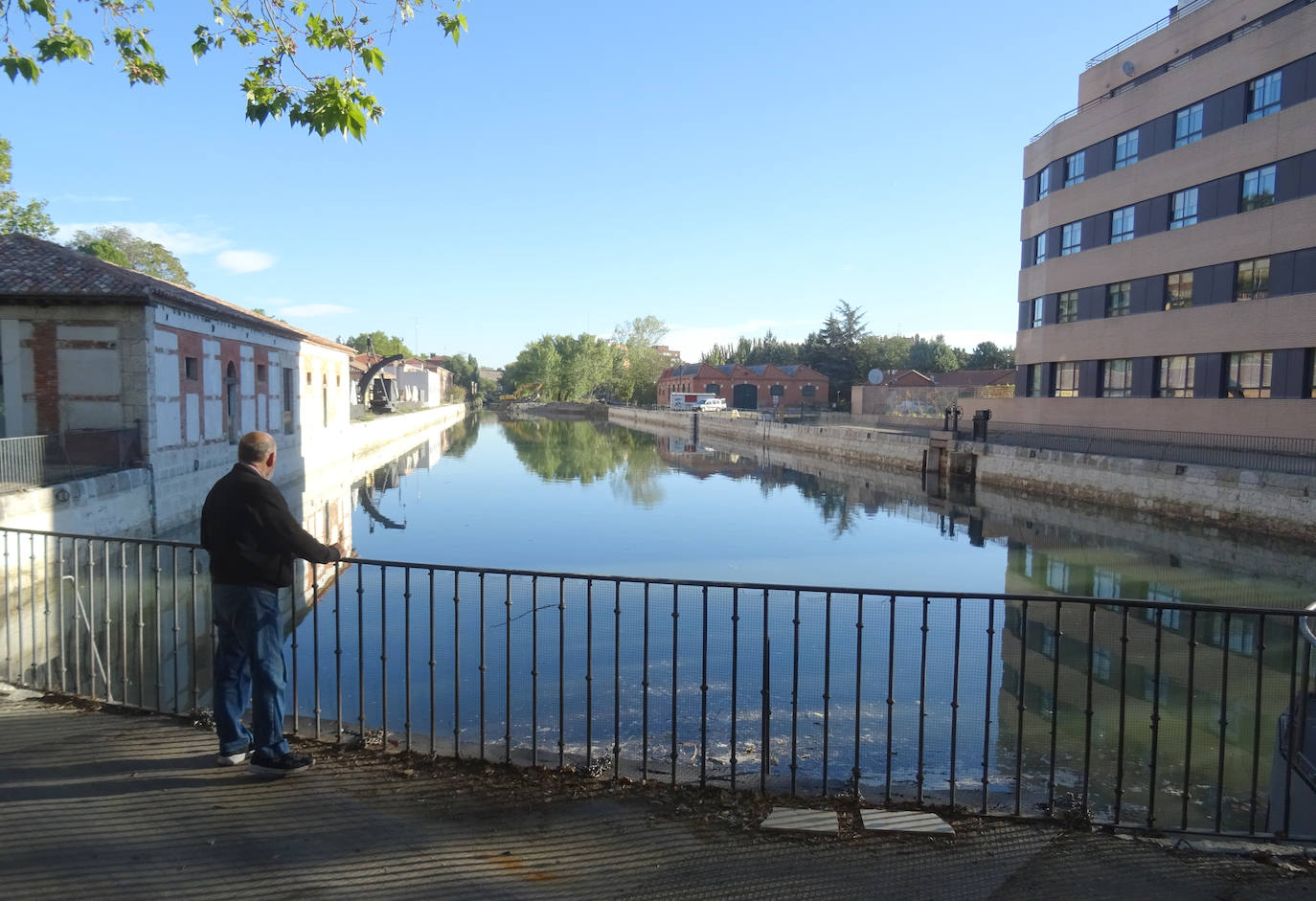 Fotos: La dársena del Canal de Castilla en Valladolid vuelve a llenarse de agua