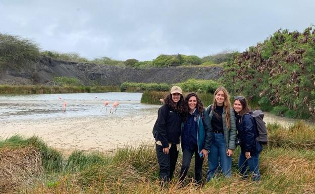 De izquierda a derecha, Yaiza, Ana, Estefanía y Marina, en el archipiélago. 