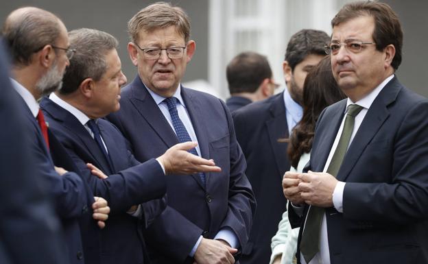 Ximo Puig, con los presidente socialistas de Aragón, Castilla-La Mancha y Extremadura, en la Conferencia de Presidentes celebrada en La Palma.