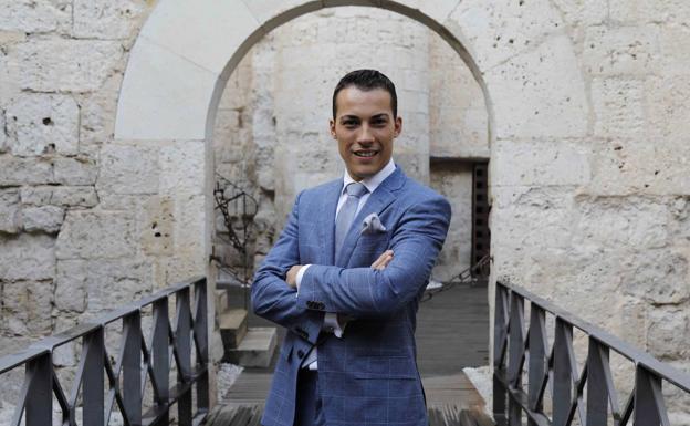 El sumiller Guillermo Cruz en el Museo del Vino de Peñafiel en 2019. 