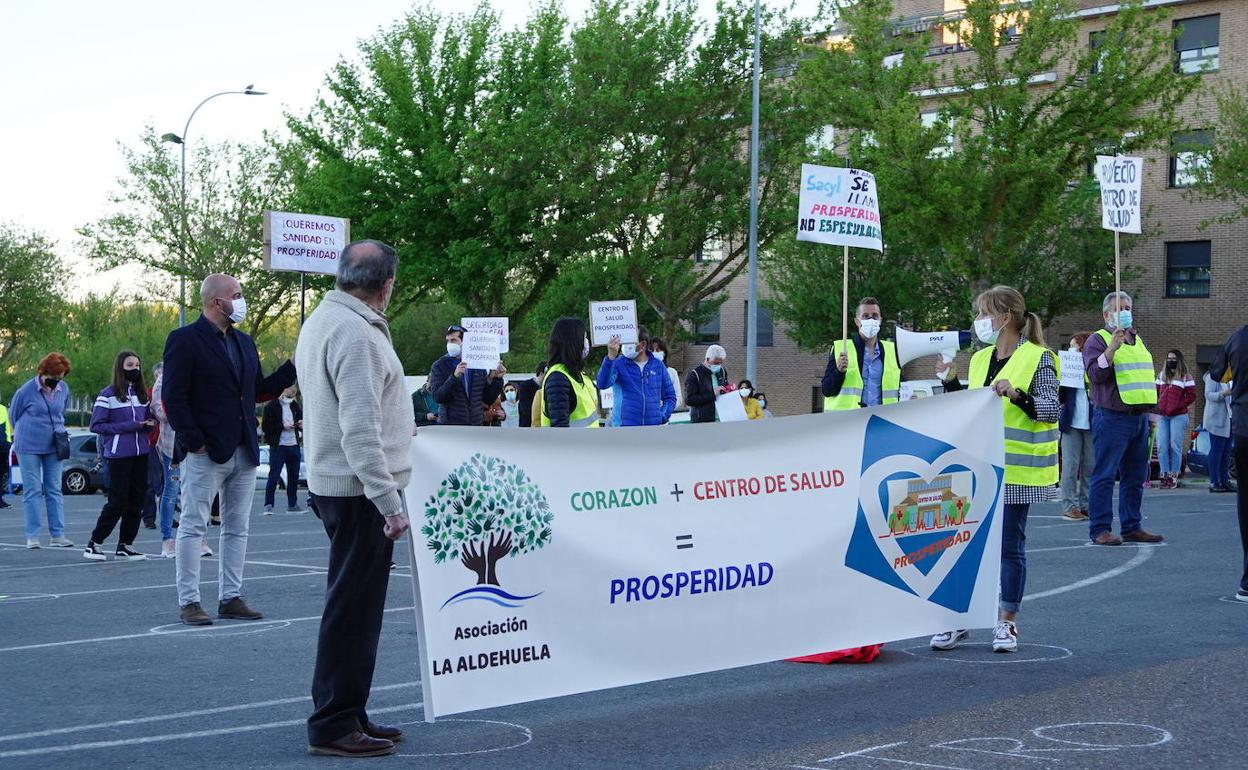 Protesta vecinal exigiendo la construcción del centro de salud.