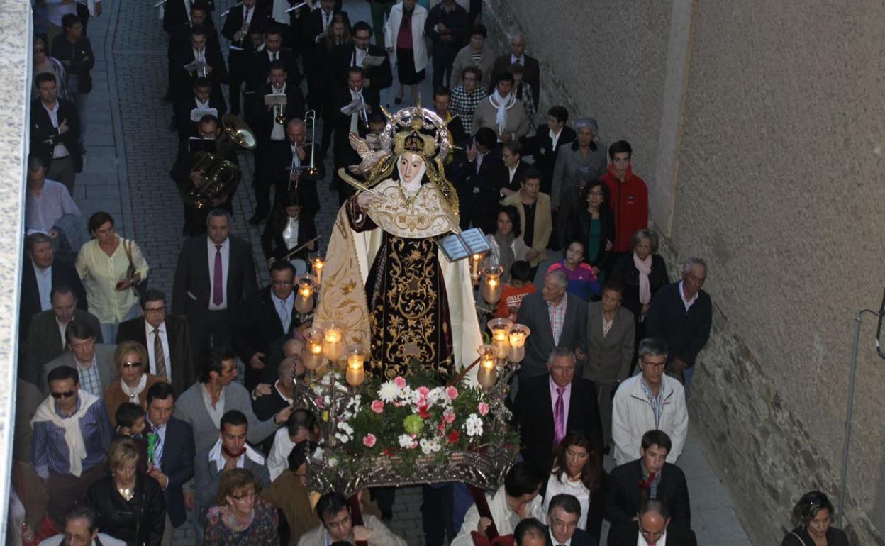 Morante de la Puebla, música y tradición en las Fiestas de Santa Teresa 2022 de Alba de Tormes