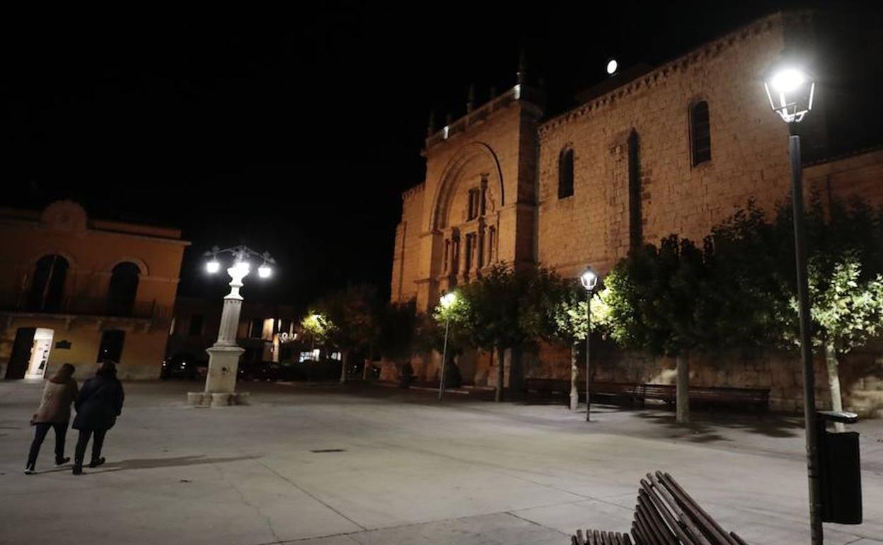 Iluminación pública en Tudela de Duero. 