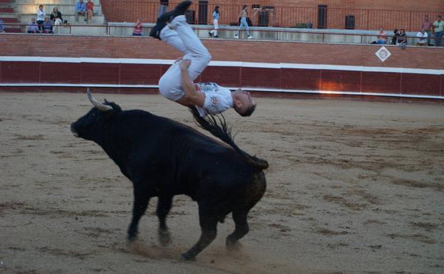 Uno de los espectaculares saltos de Javier Manso 'Balotelli' en la final. 