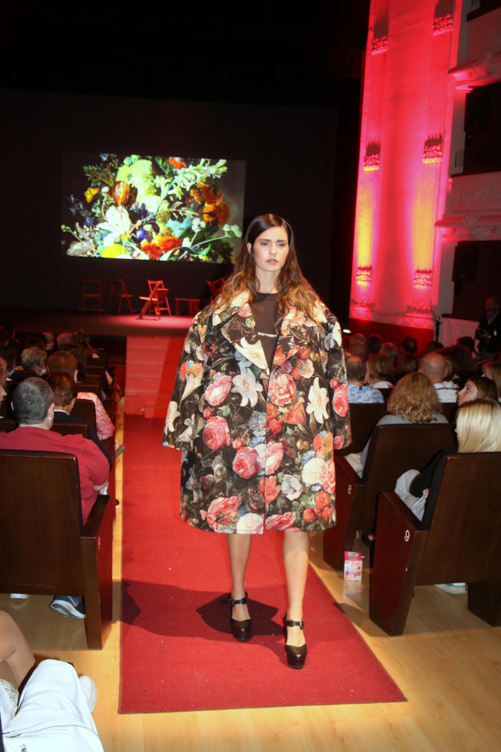 Los palentinos se volcaron con el desfile de moda organizado por la Asociación Palentina con el Pueblo Saharaui