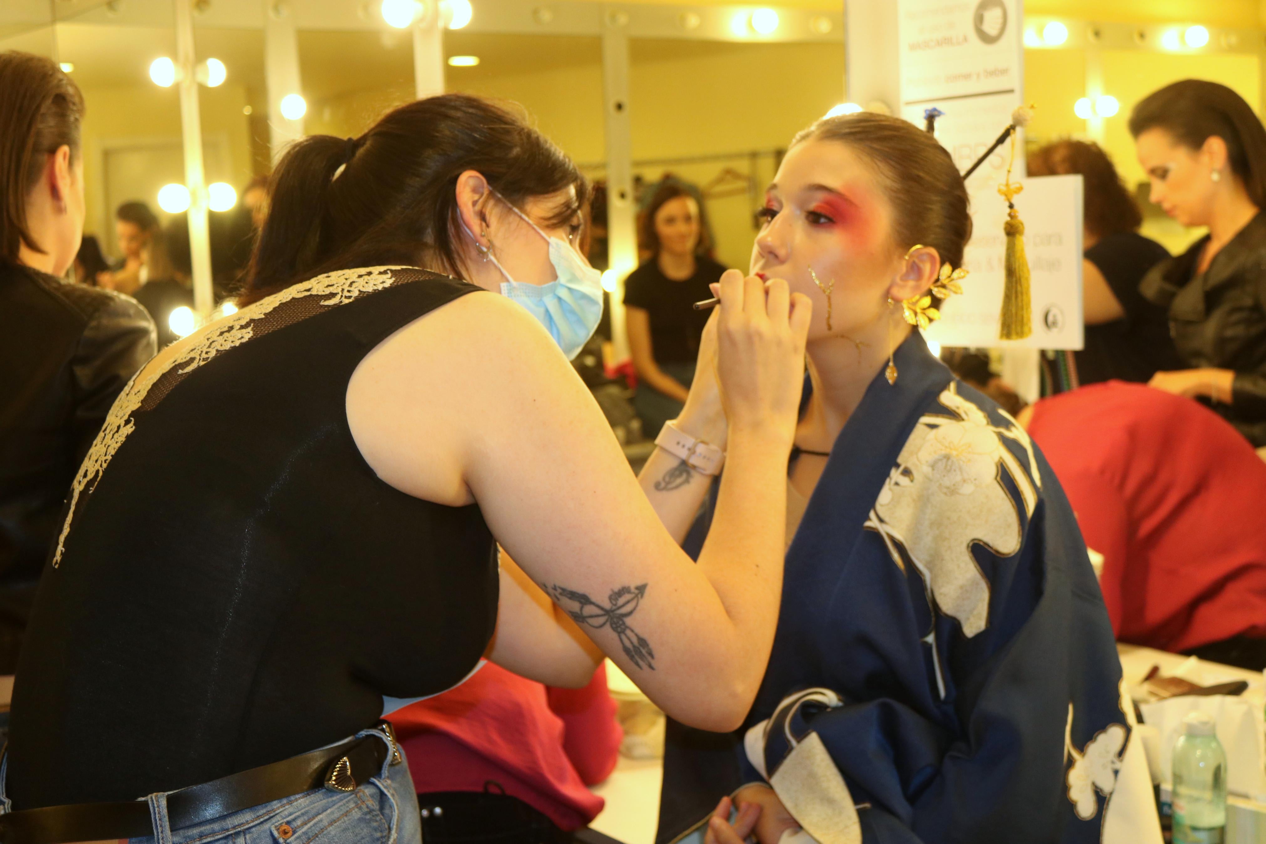 Los palentinos se volcaron con el desfile de moda organizado por la Asociación Palentina con el Pueblo Saharaui