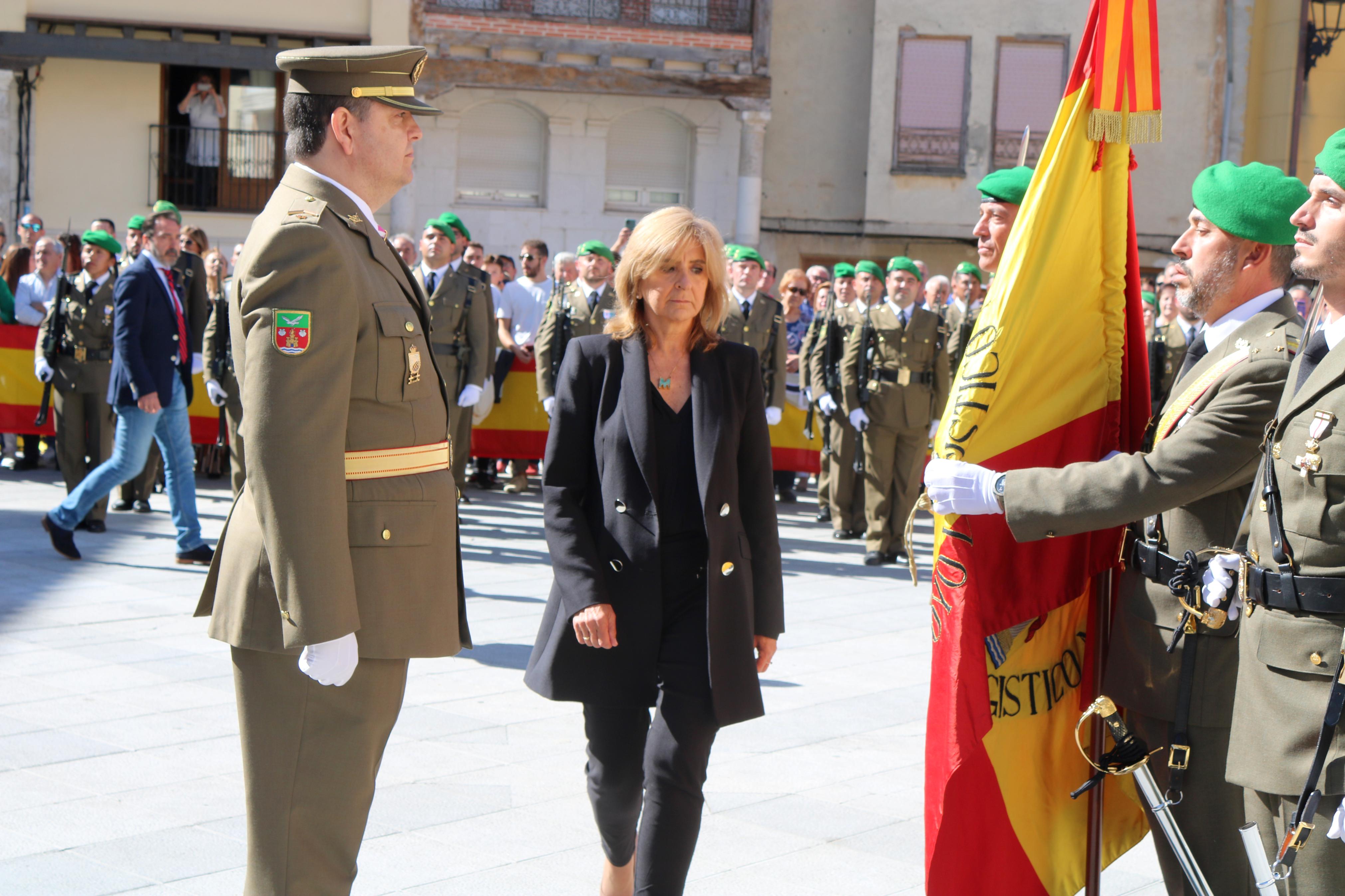 Alrededor de ochenta personas juran ante la Enseña Nacional