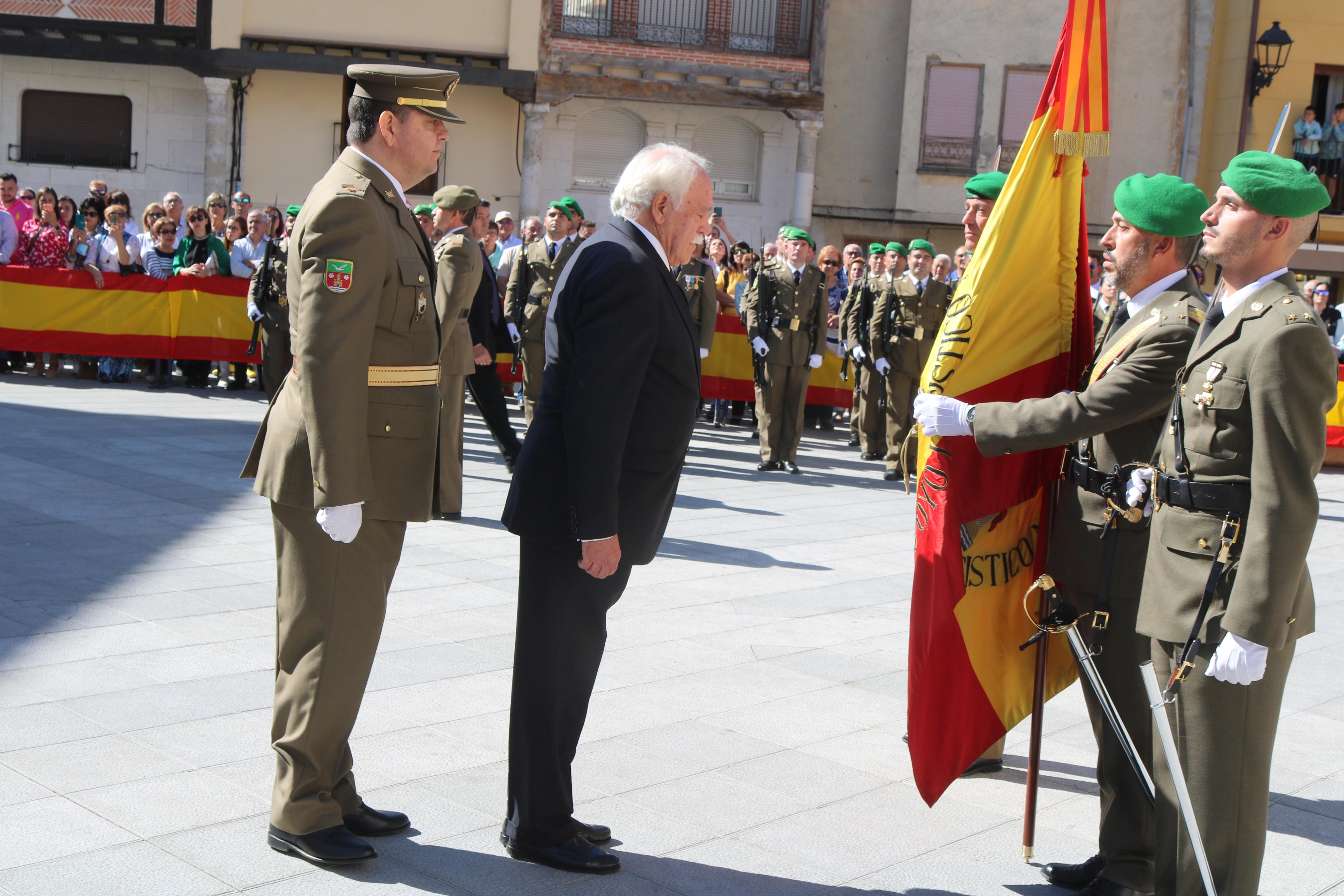 Alrededor de ochenta personas juran ante la Enseña Nacional