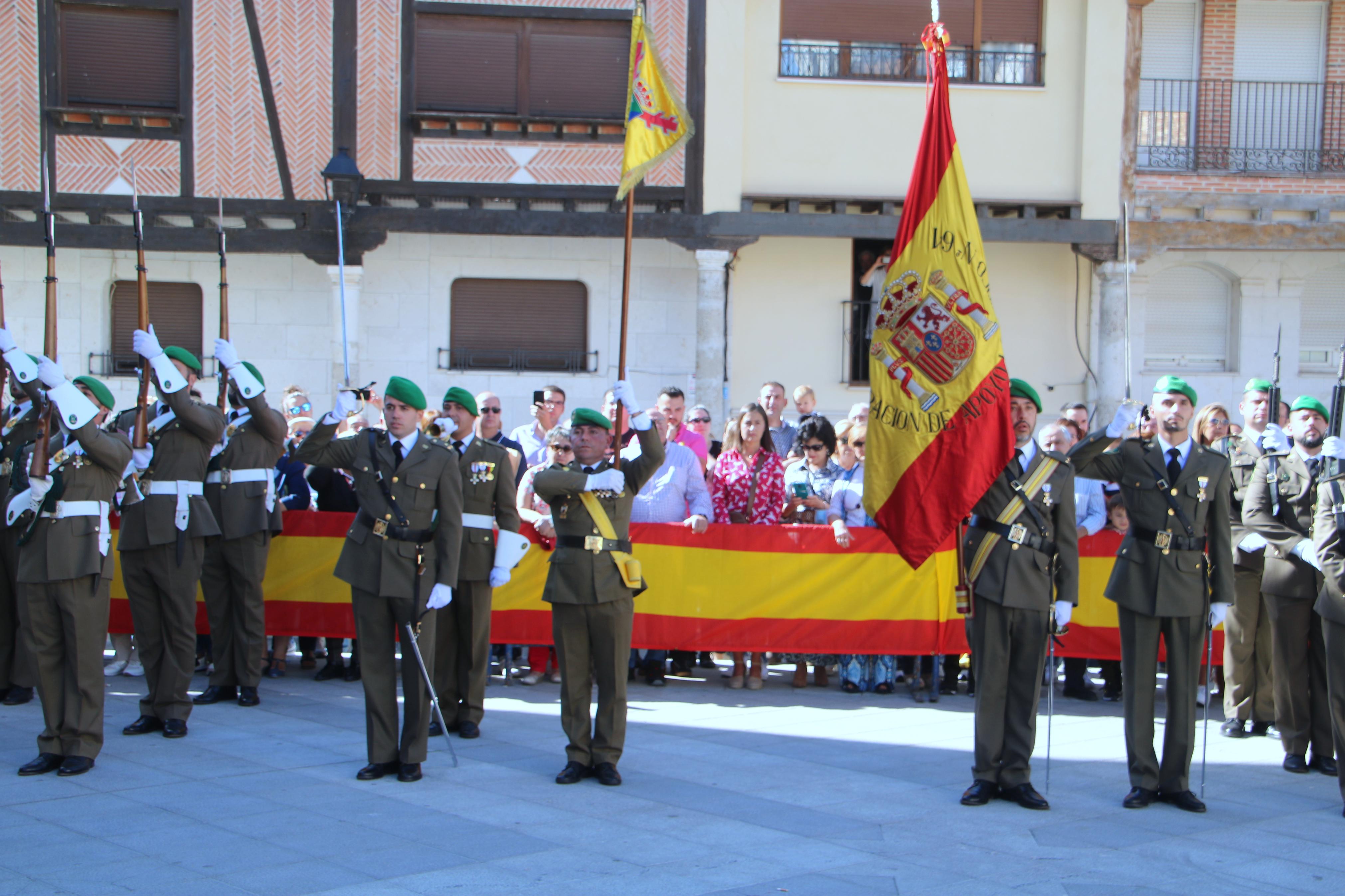 Alrededor de ochenta personas juran ante la Enseña Nacional