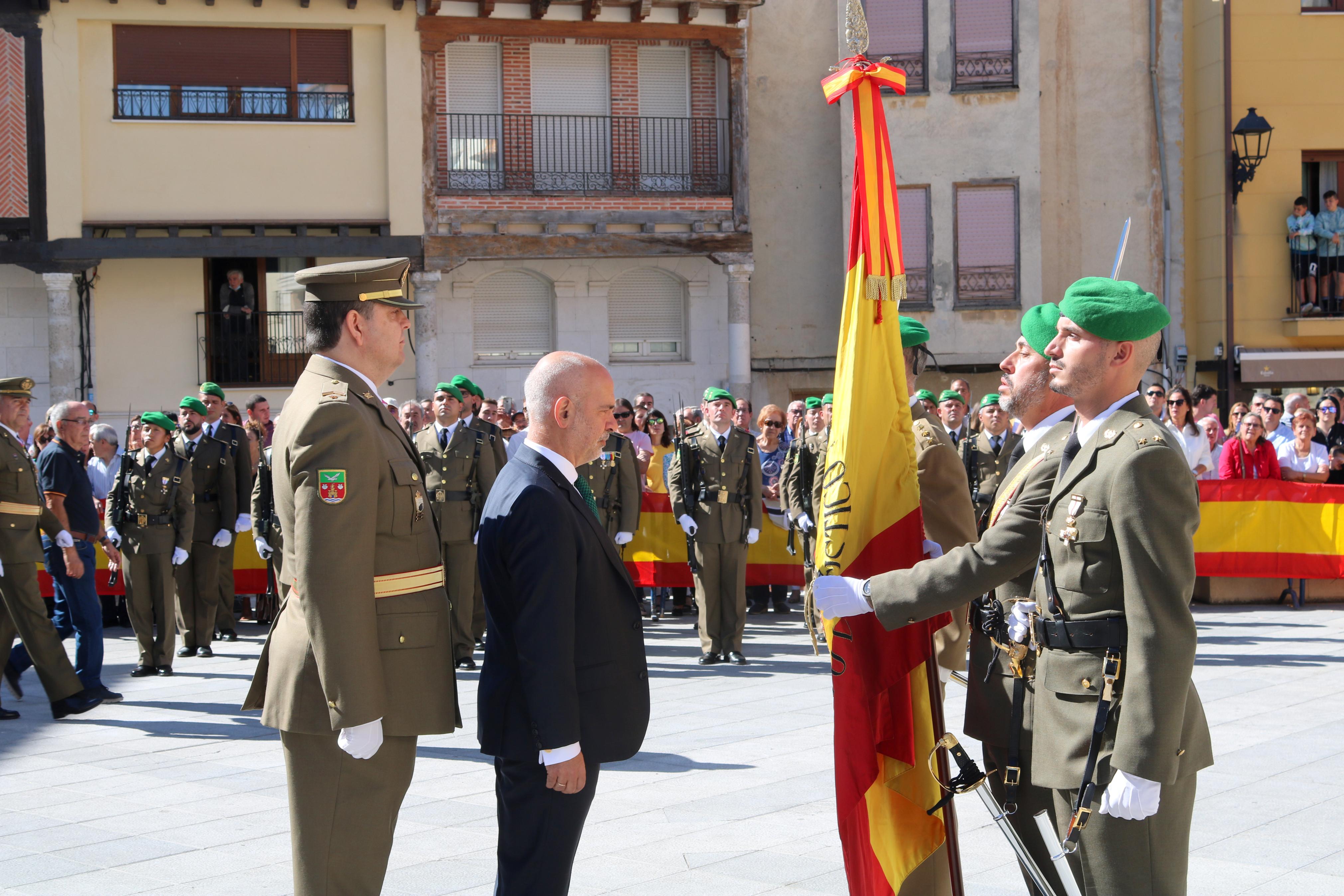 Alrededor de ochenta personas juran ante la Enseña Nacional