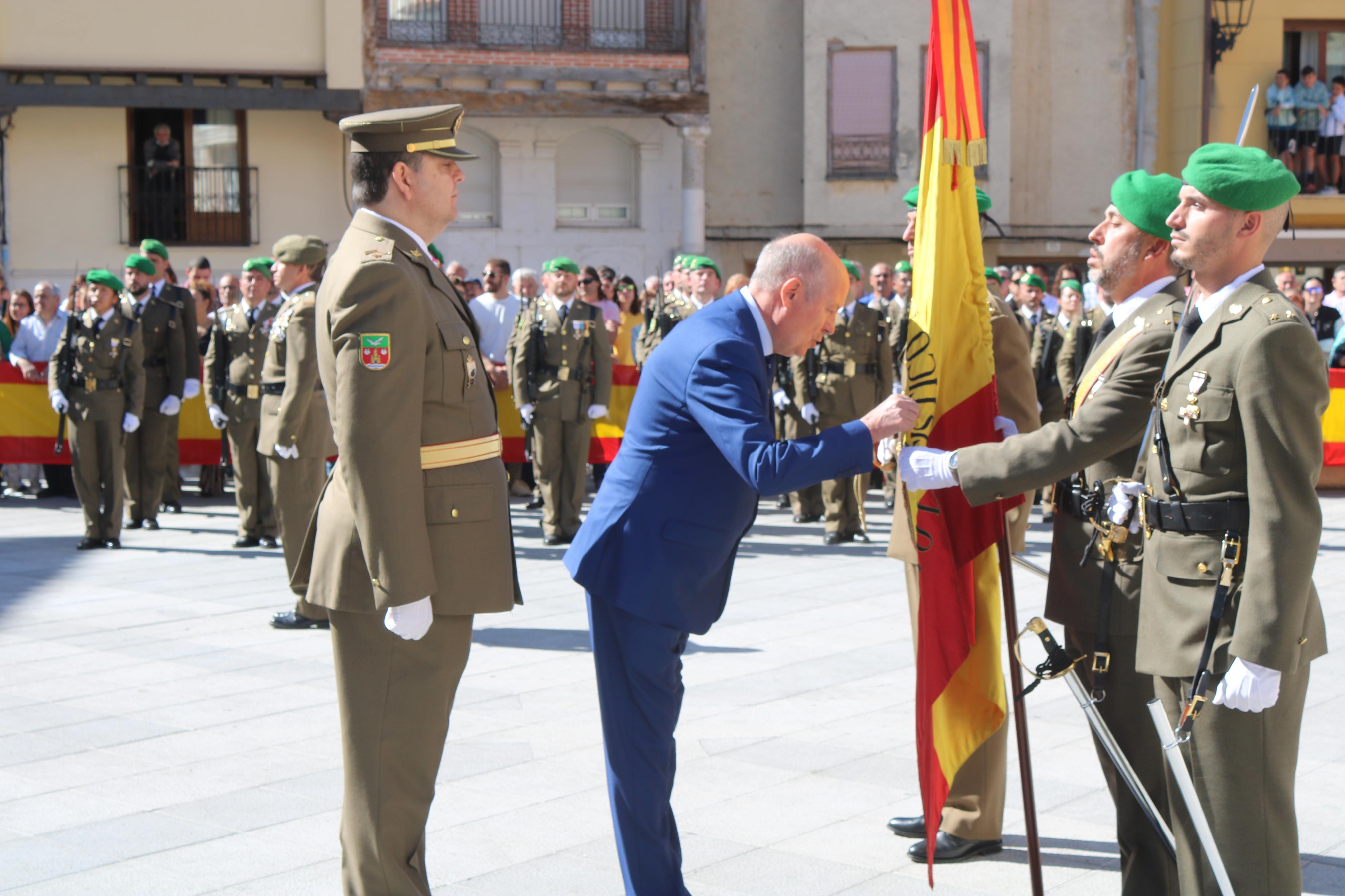 Alrededor de ochenta personas juran ante la Enseña Nacional