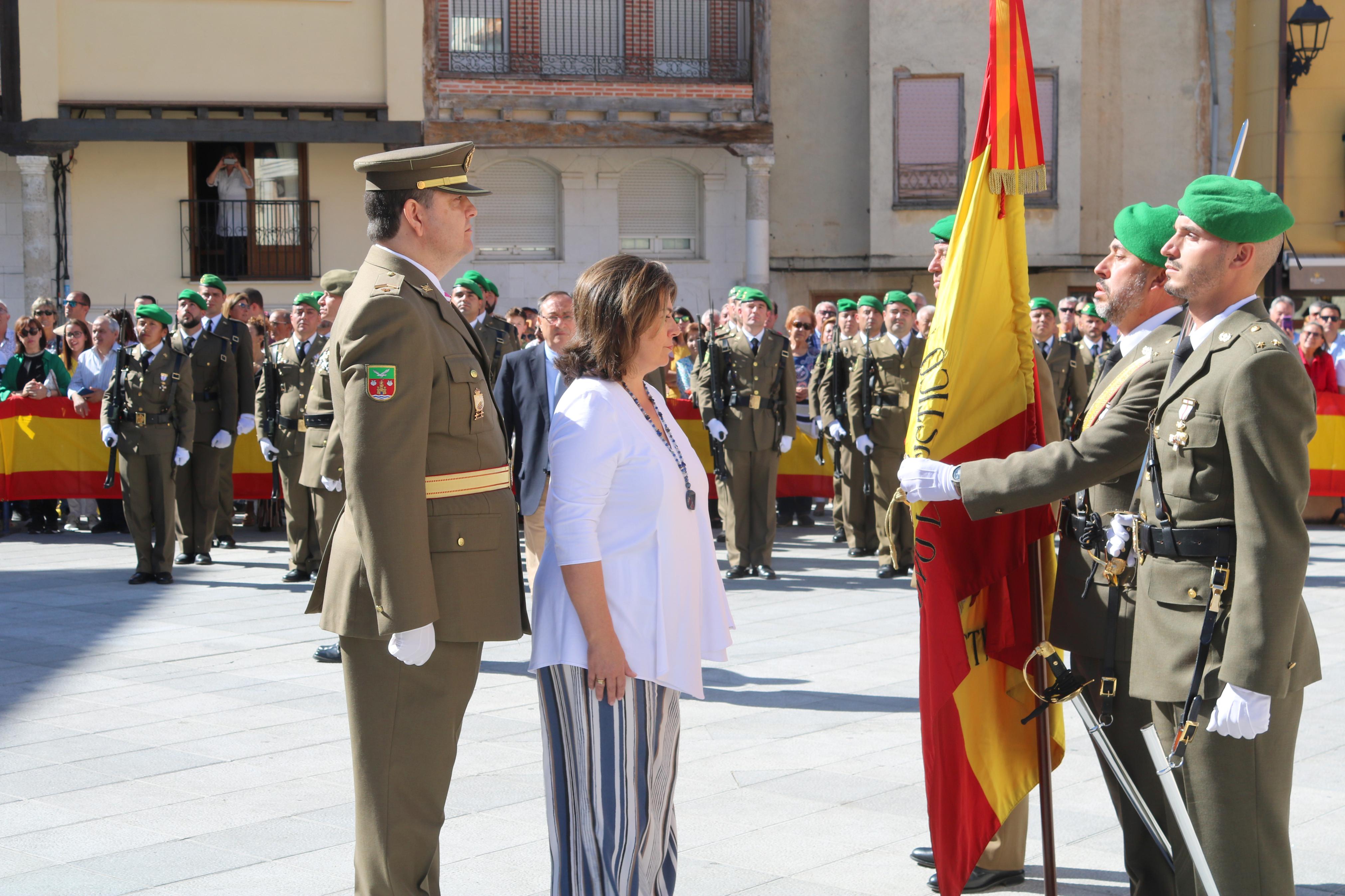 Alrededor de ochenta personas juran ante la Enseña Nacional