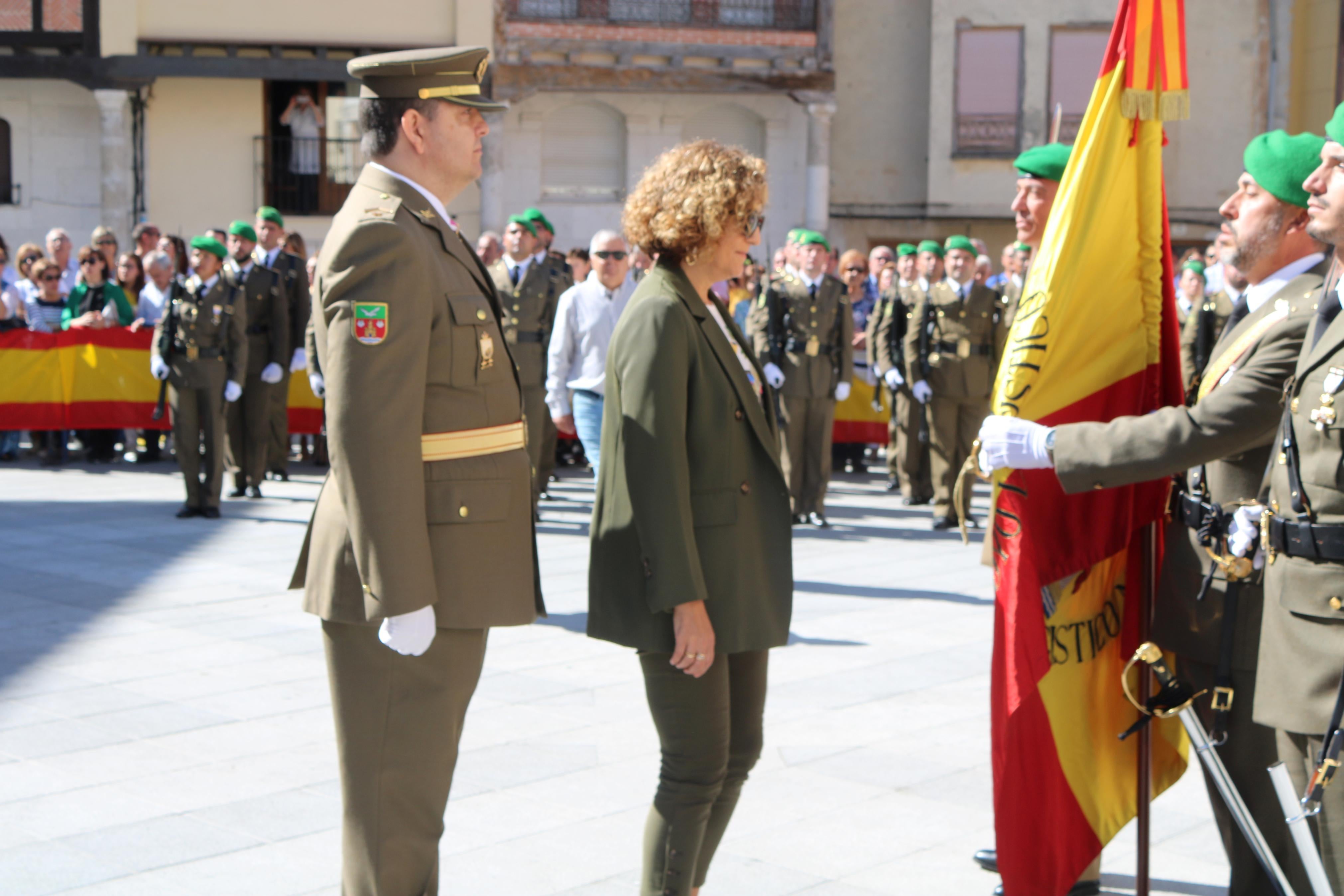 Alrededor de ochenta personas juran ante la Enseña Nacional