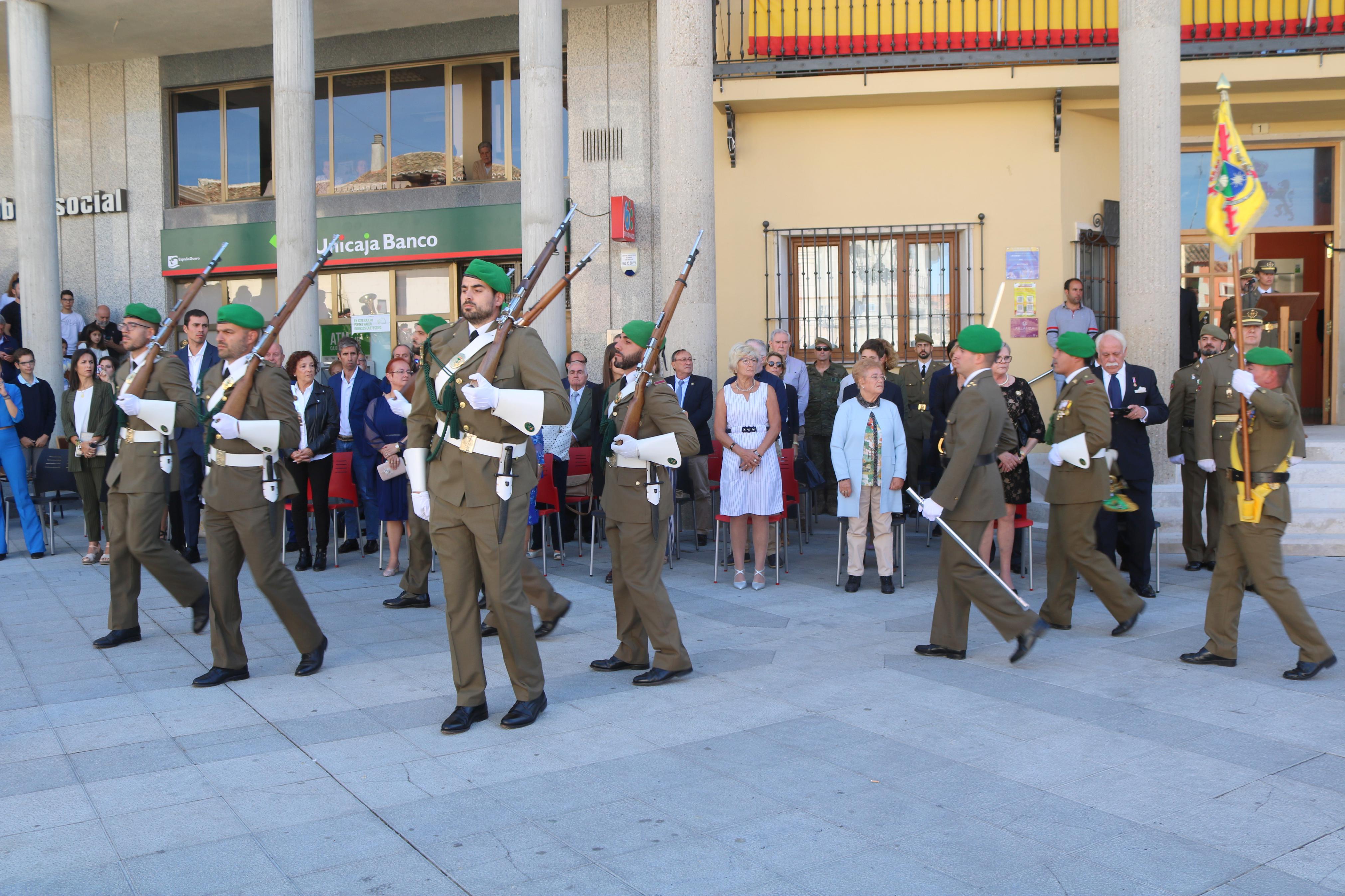 Alrededor de ochenta personas juran fidelidad ante la Enseña Nacional