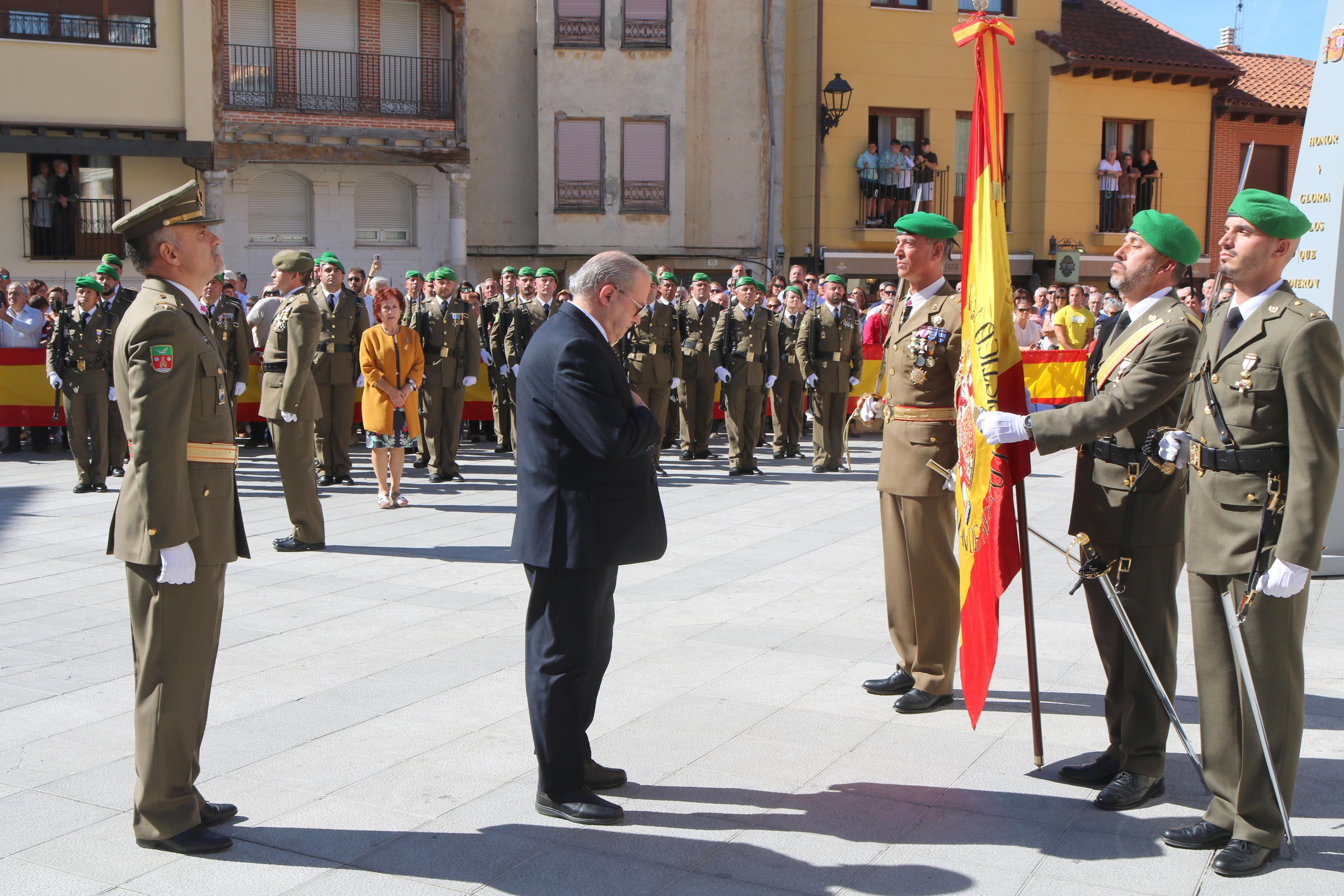 Alrededor de ochenta personas juran fidelidad ante la Enseña Nacional