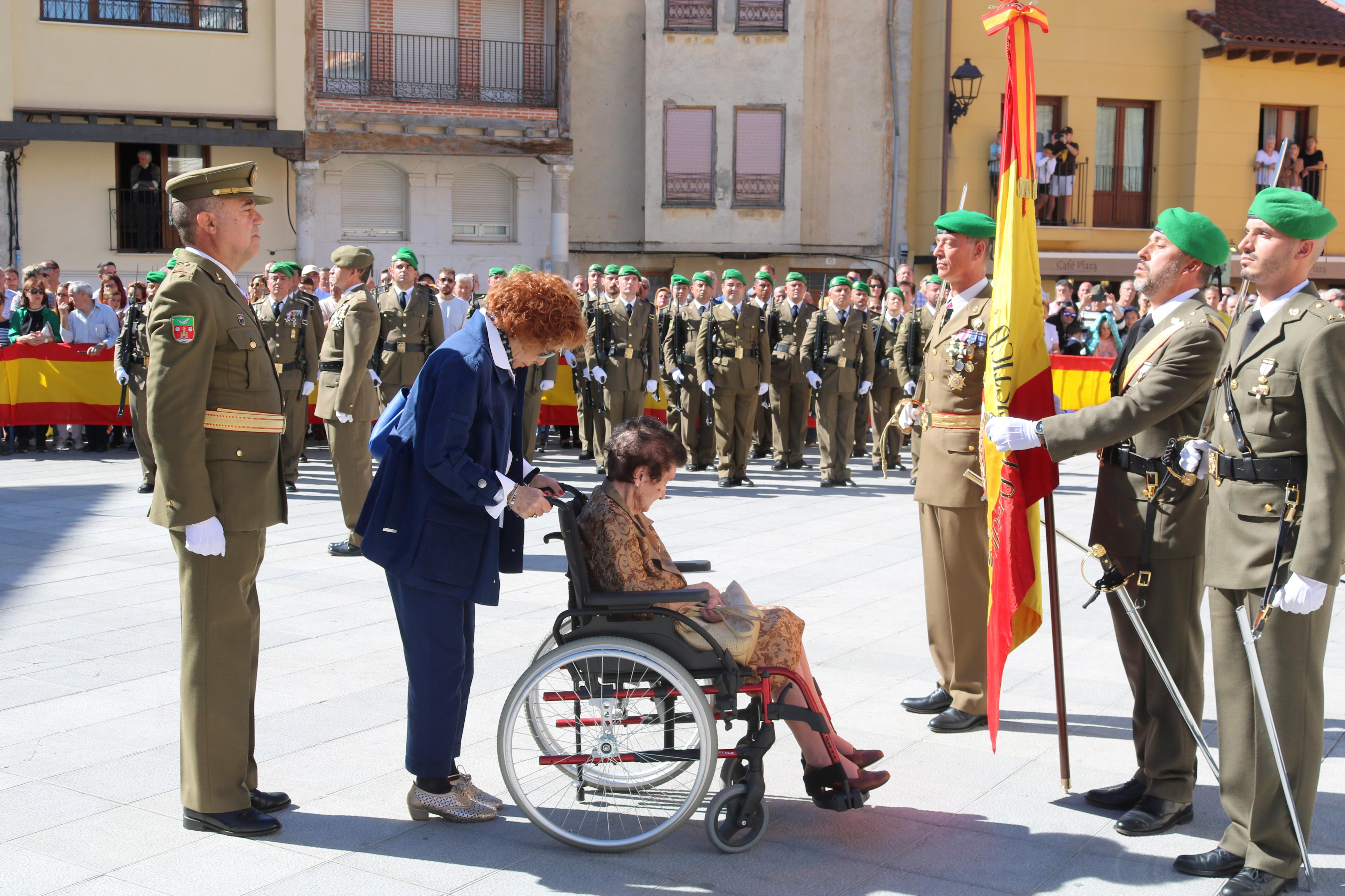 Alrededor de ochenta personas juran fidelidad ante la Enseña Nacional