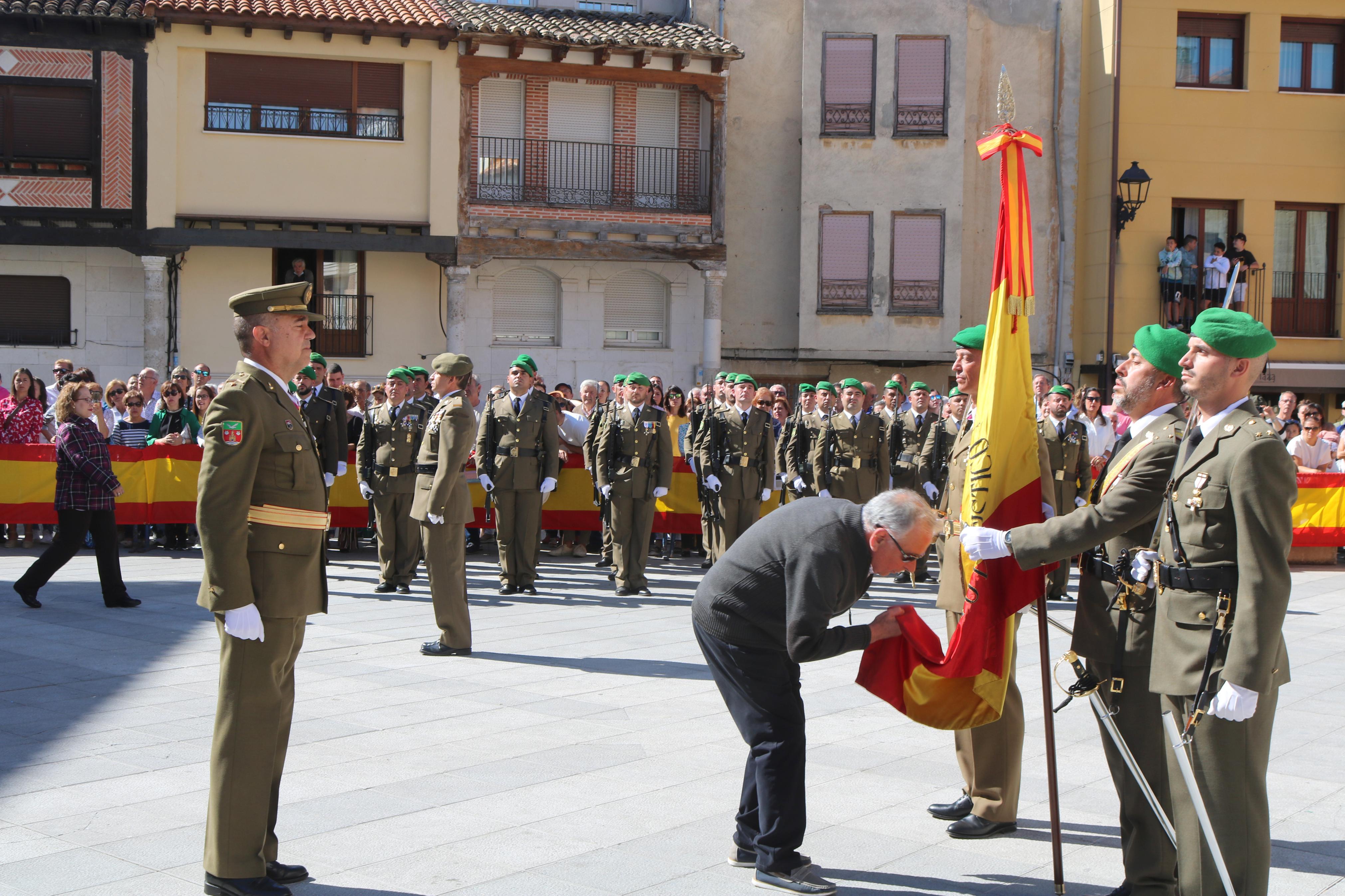 Alrededor de ochenta personas juran fidelidad ante la Enseña Nacional