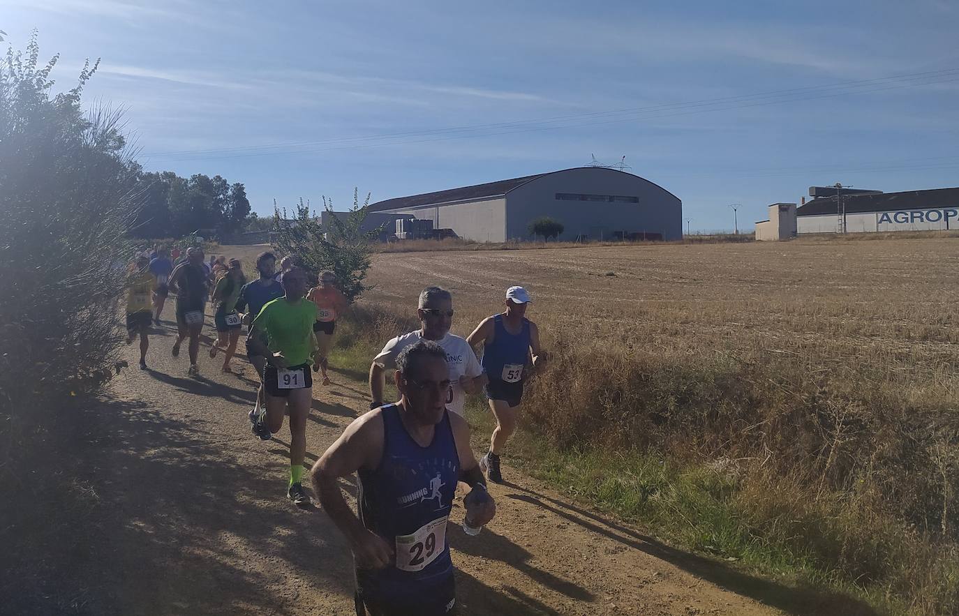 Fotos: Instantáneas de primera prueba del circuito Corriendo entre Viñas 2022 que se celebró en Mayorga