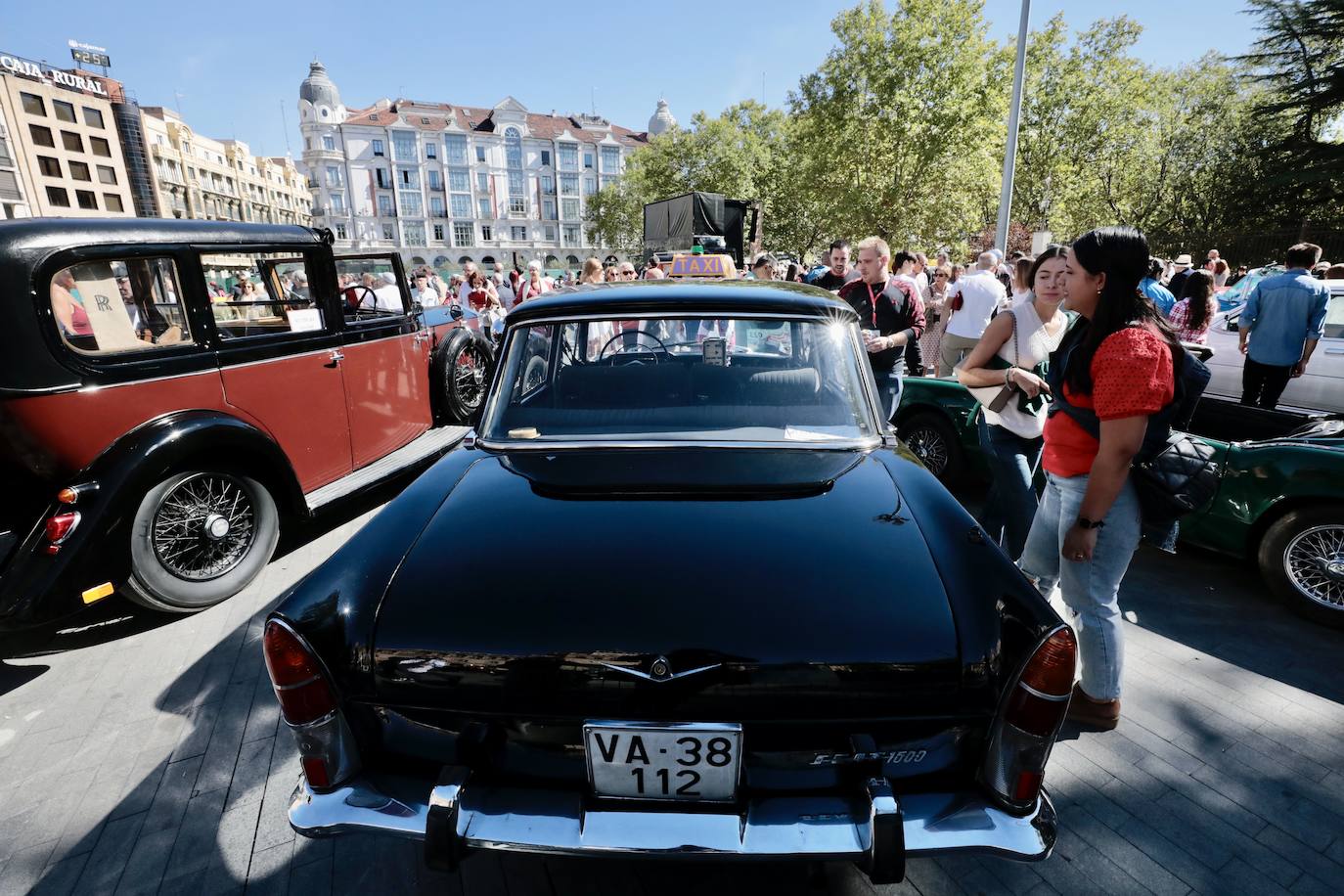 Fotos: Miles de personas disfrutan del Valladolid Motor Vintage (2/3)