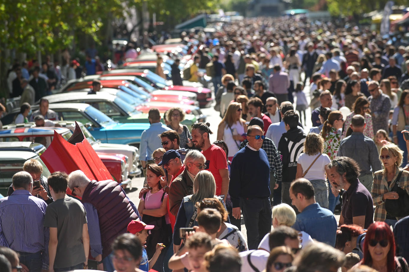 Fotos: Miles de personas disfrutan del Valladolid Motor Vintage (3/3)