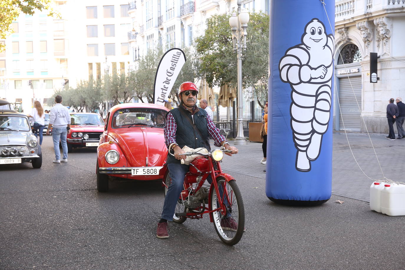 Fotos: Galería de fotos | Llegada de los participantes al Valladolid Motor Vintage 2/3