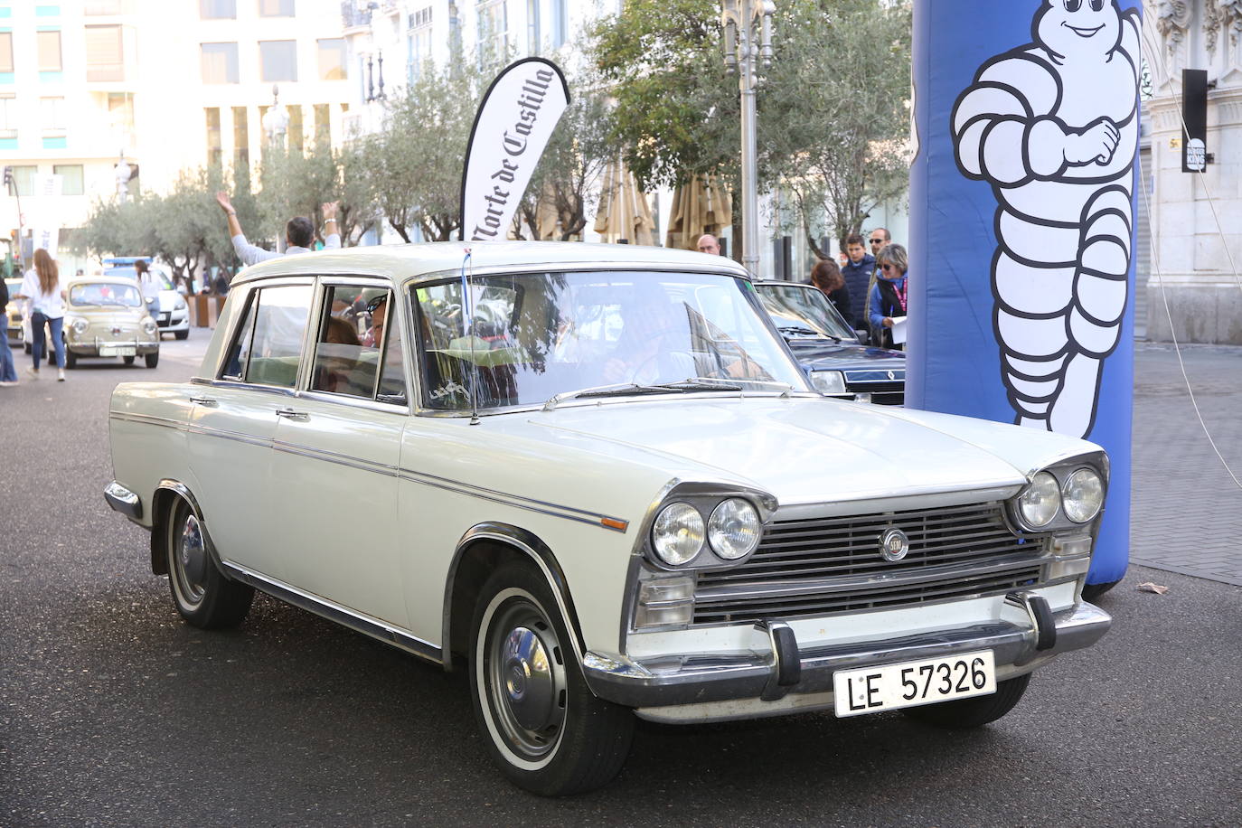 Fotos: Galería de fotos | Llegada de los participantes al Valladolid Motor Vintage 2/3