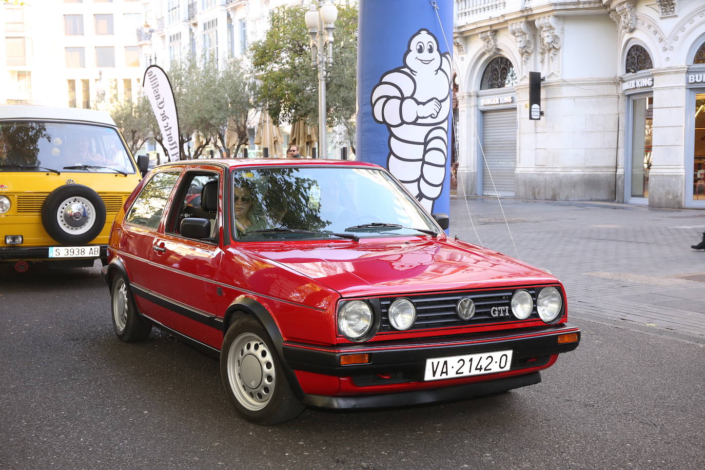 Fotos: Galería de fotos | Llegada de los participantes al Valladolid Motor Vintage 2/3