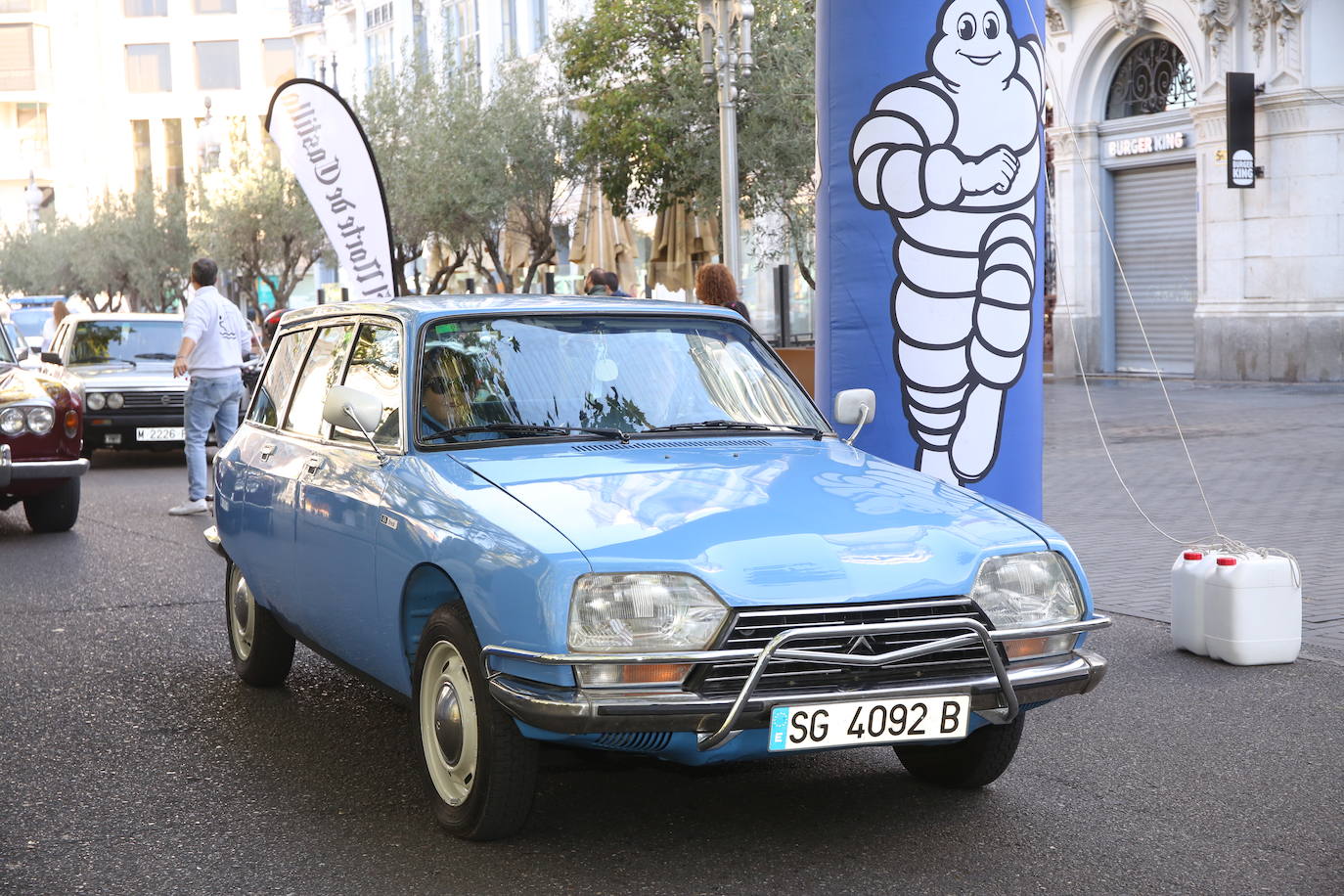 Fotos: Galería de fotos | Llegada de los participantes al Valladolid Motor Vintage 2/3