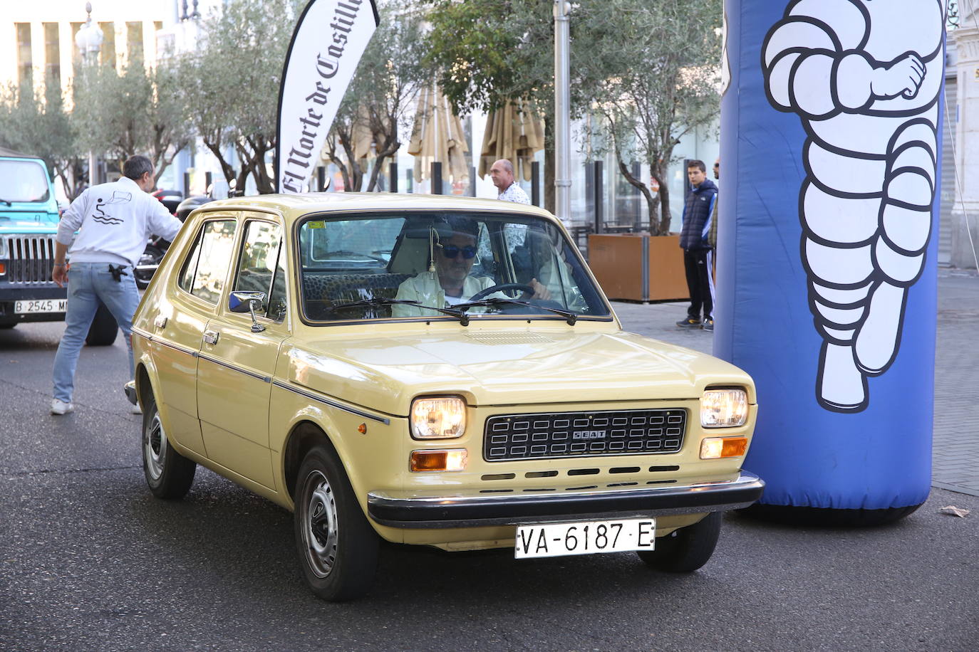 Fotos: Galería de fotos | Llegada de los participantes al Valladolid Motor Vintage 2/3