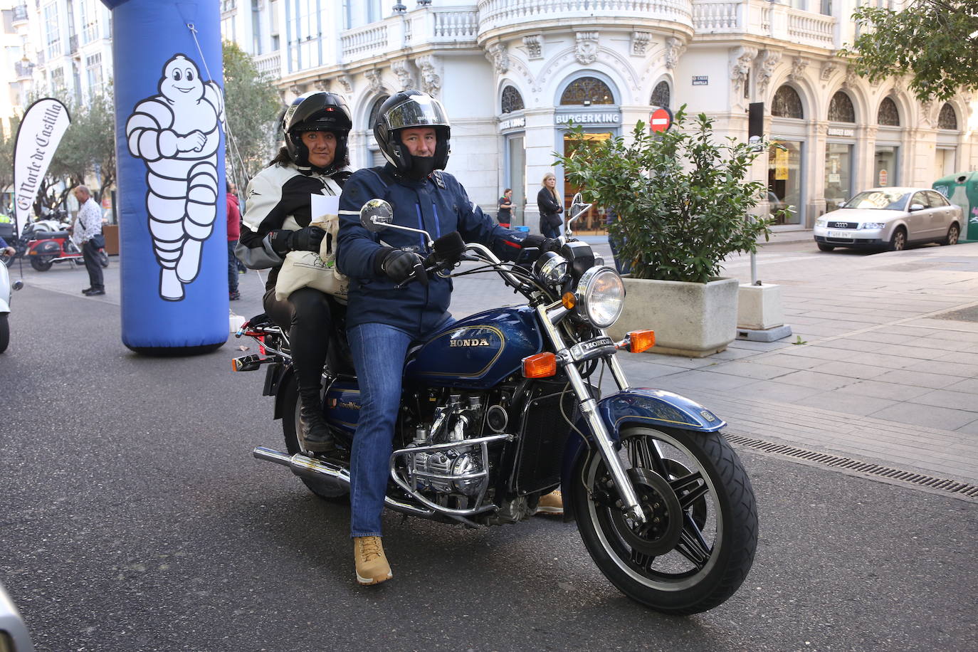 Fotos: Galería de fotos | Llegada de los participantes al Valladolid Motor Vintage 2/3