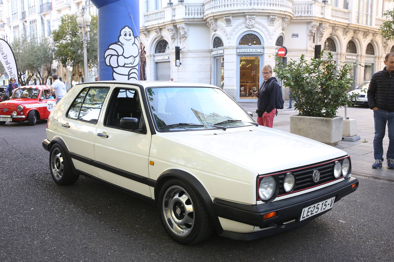 Fotos: Galería de fotos | Llegada de los participantes al Valladolid Motor Vintage 2/3