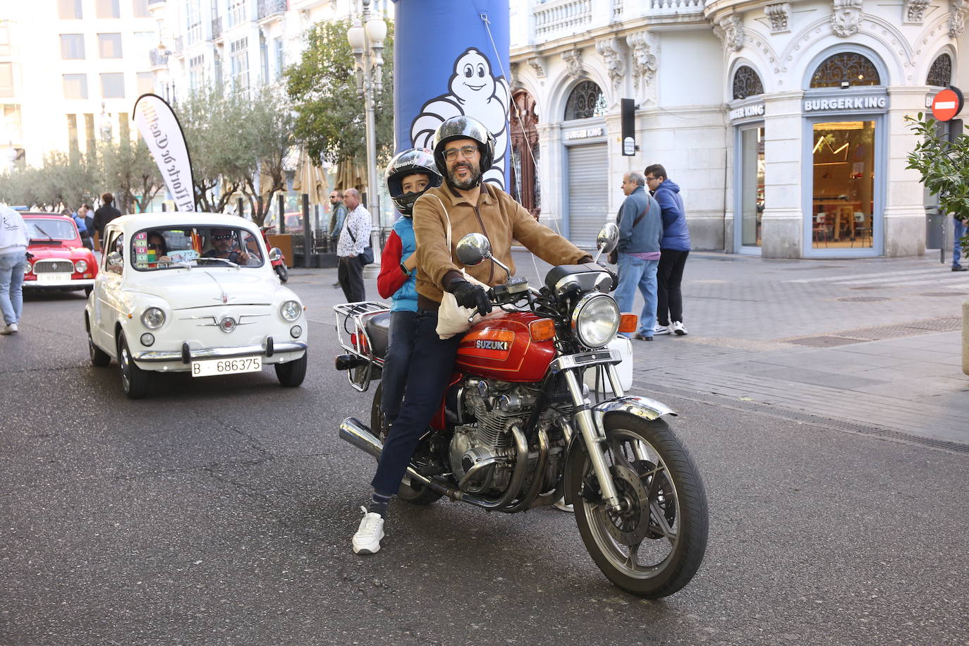 Fotos: Galería de fotos | Llegada de los participantes al Valladolid Motor Vintage 2/3