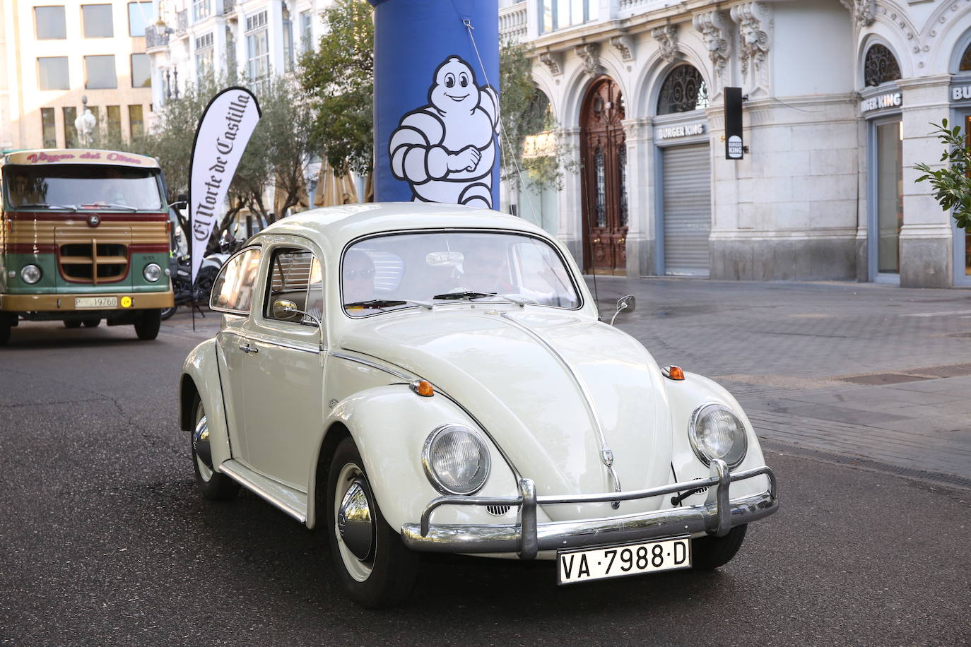 Fotos: Galería de fotos | Llegada de los participantes al Valladolid Motor Vintage 3/3