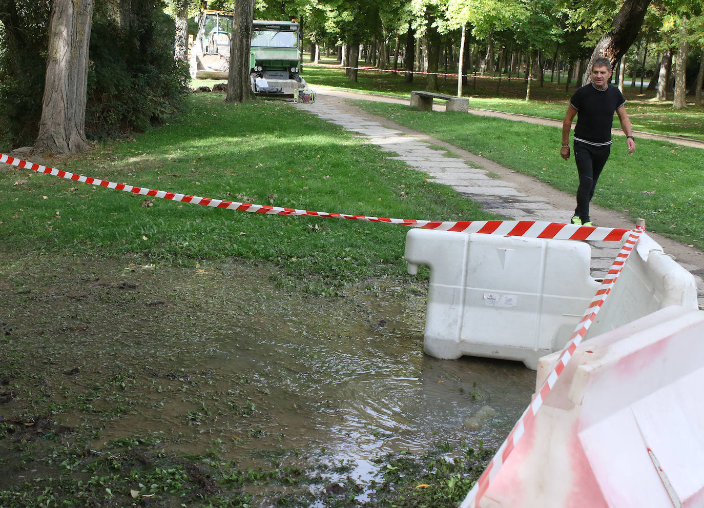 Avería del colector en la Alameda del Parral junto al Eresma 