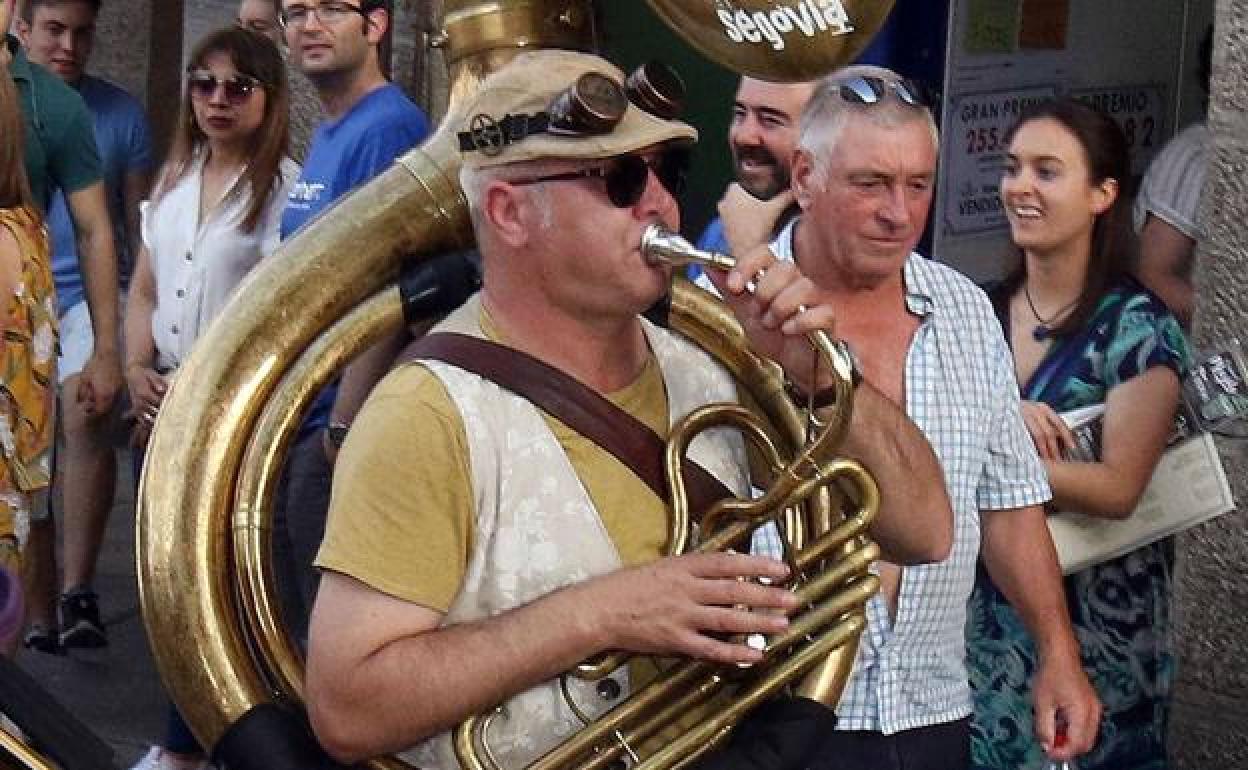 Chuso, durante una celebración callejera. 