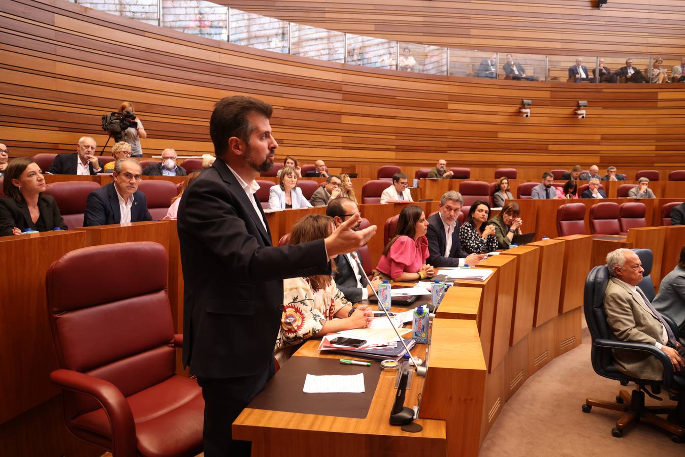 Fotos: Pleno en las Cortes de Castilla y León