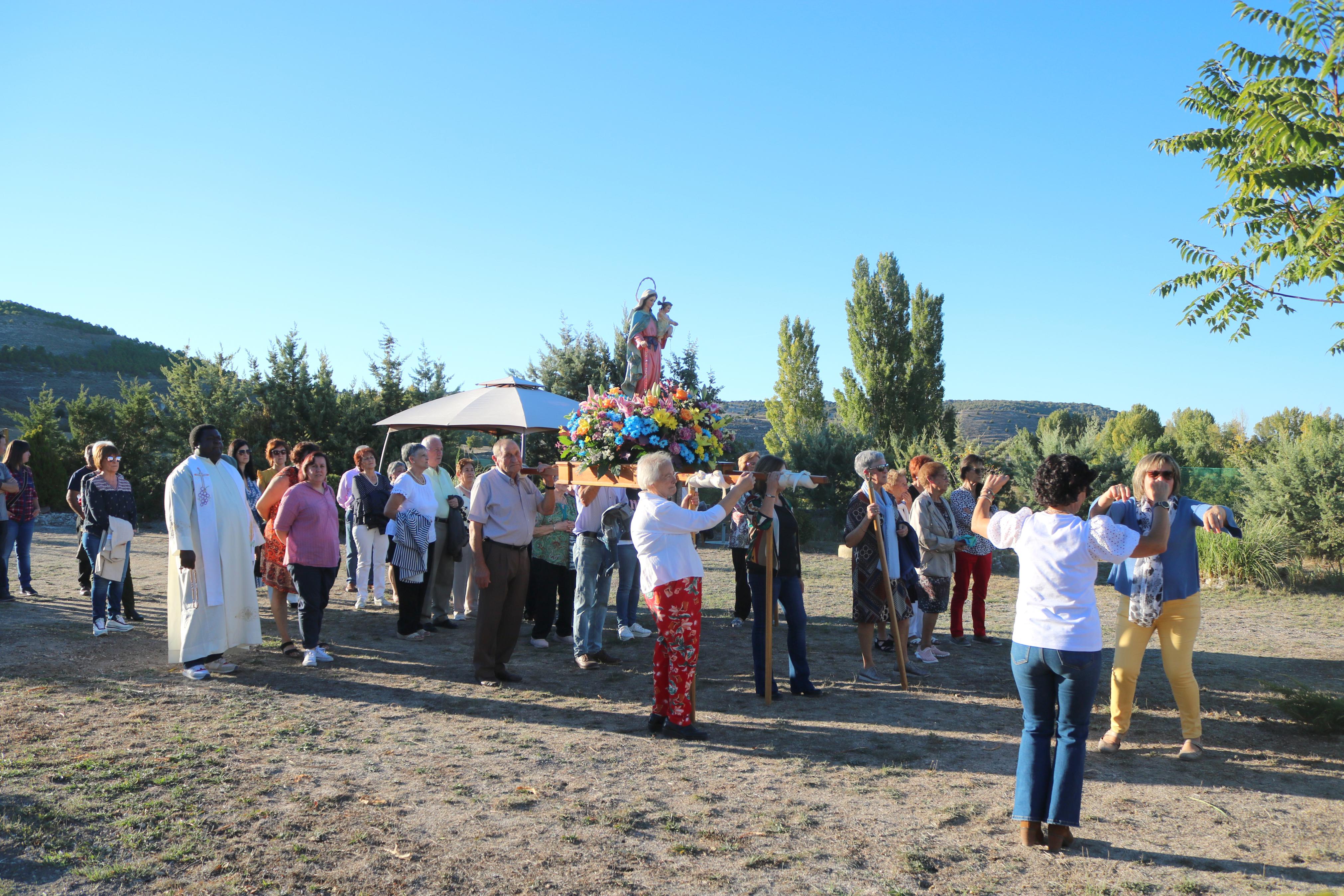 Las Fiestas Patronales tienen su centro en las danzas en honor a la Virgen del Río Franco y la Virgen del Rosario