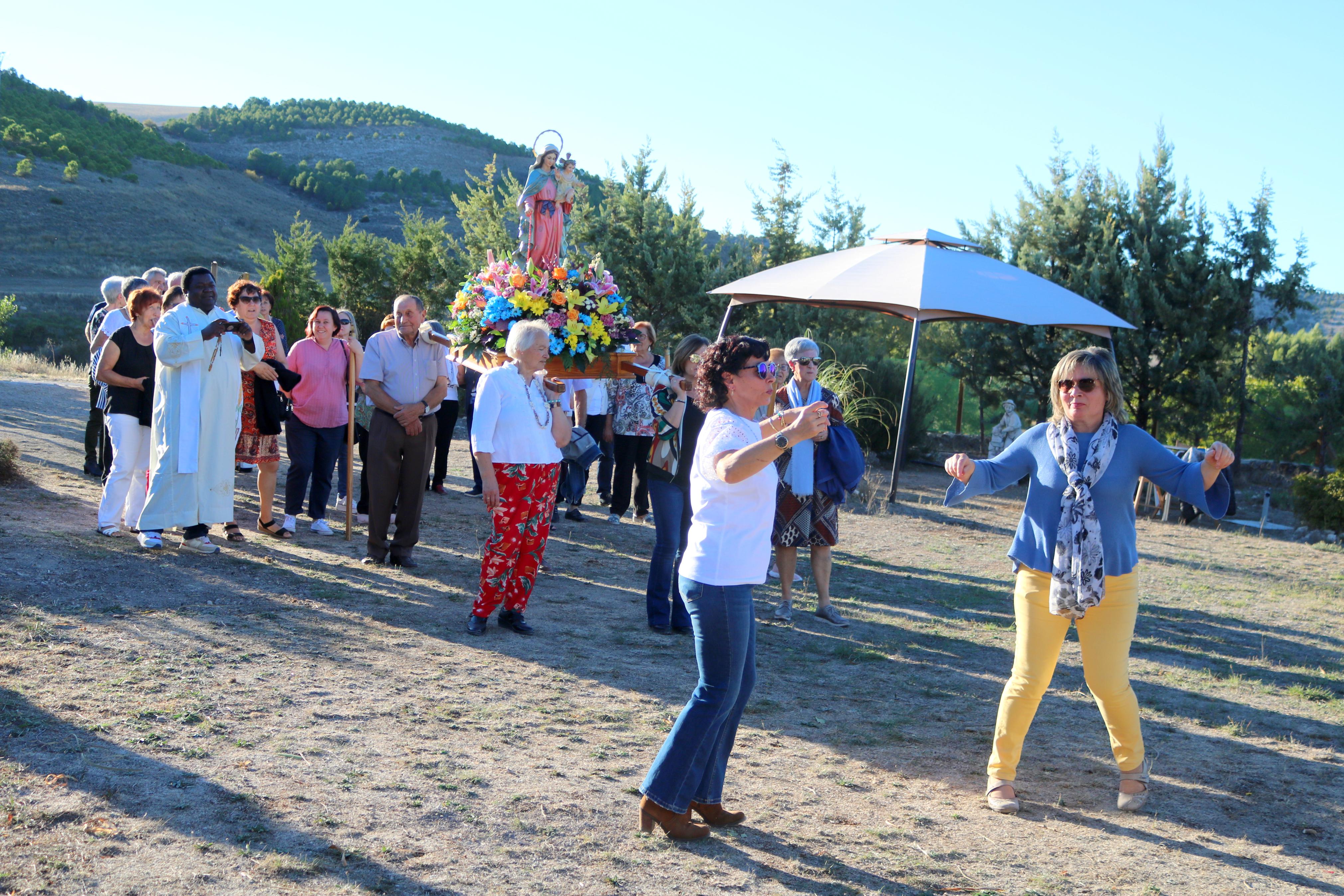 Las Fiestas Patronales tienen su centro en las danzas en honor a la Virgen del Río Franco y la Virgen del Rosario