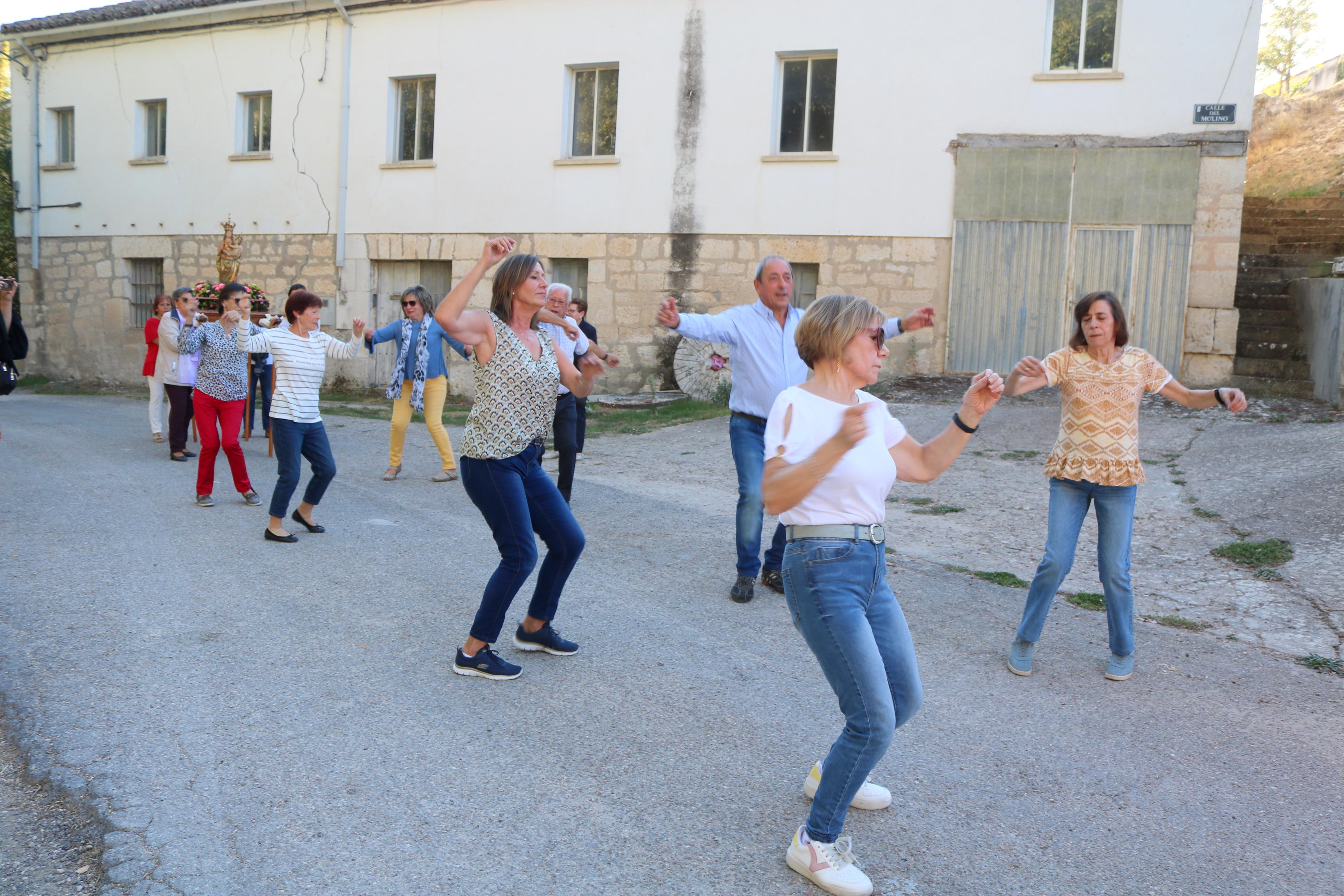 Las Fiestas Patronales tienen su centro en las danzas en honor a la Virgen del Río Franco y la Virgen del Rosario