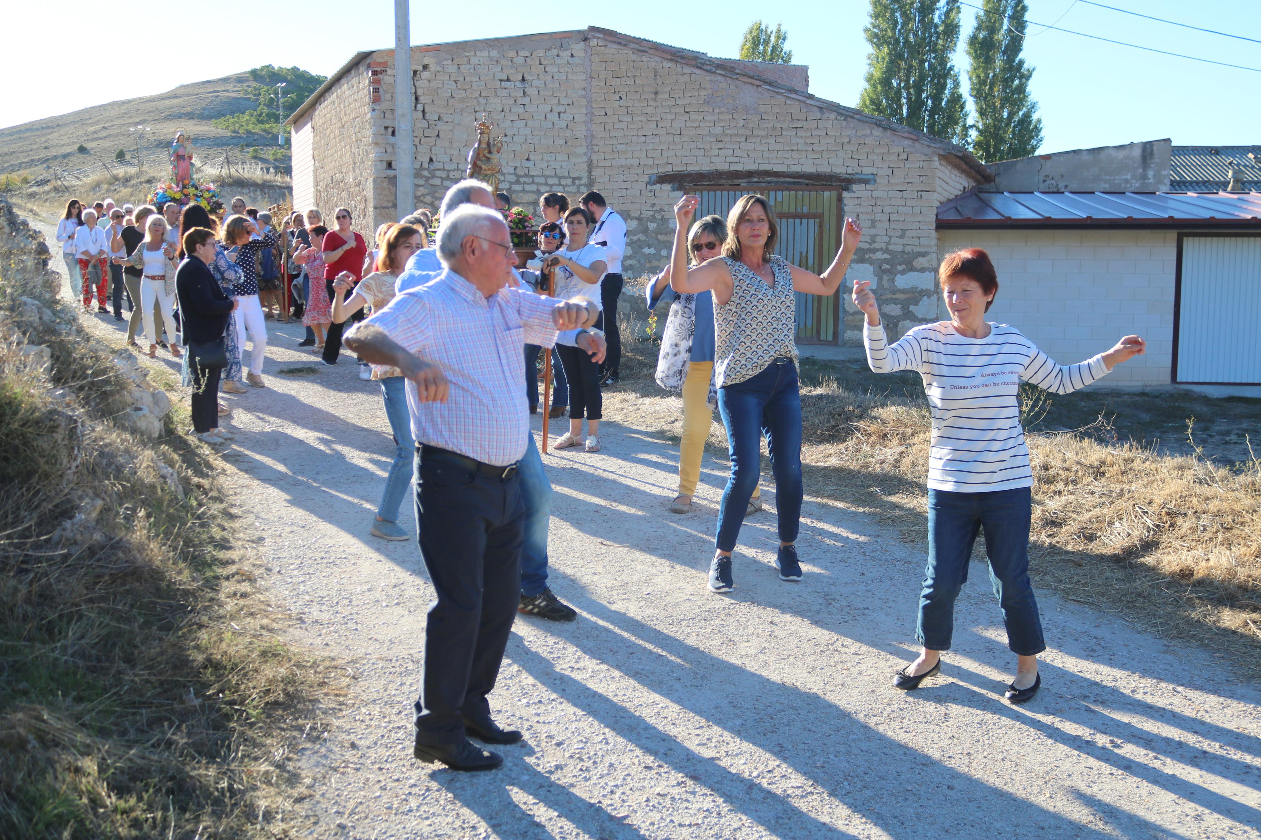 Las Fiestas Patronales tienen su centro en las danzas en honor a la Virgen del Río Franco y la Virgen del Rosario