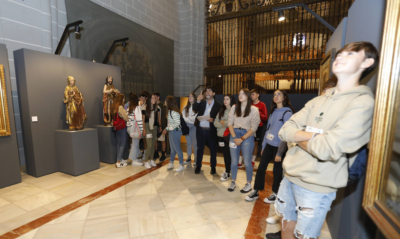 Fotos: Alumnos de Religión de la comunidad visitan &#039;Renacer&#039;