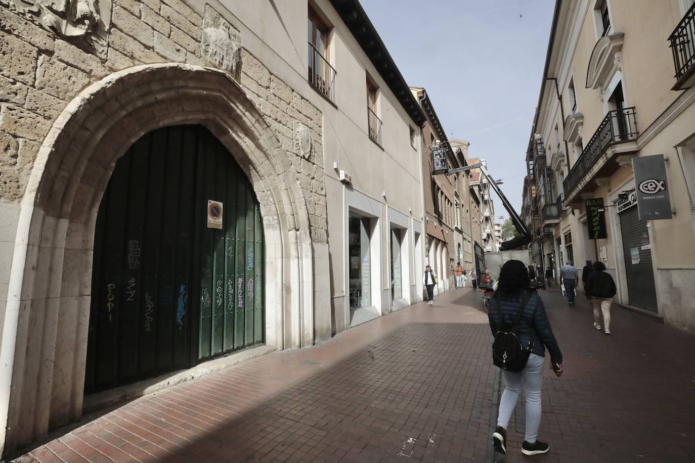 Fotos: Empieza el montaje de las luces de Navidad en Valladolid