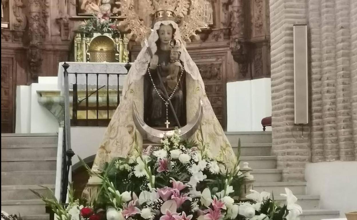 Imagen de la Virgen de la Soterraña excelsa patrona de la Villa y Tierra de Olmedo. 