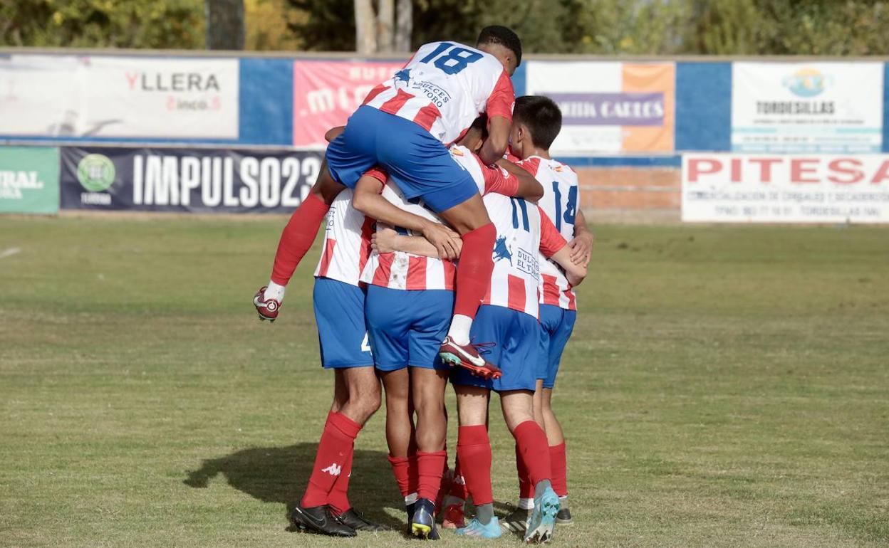 Los jugadores rojiblancos celebran un gol. 